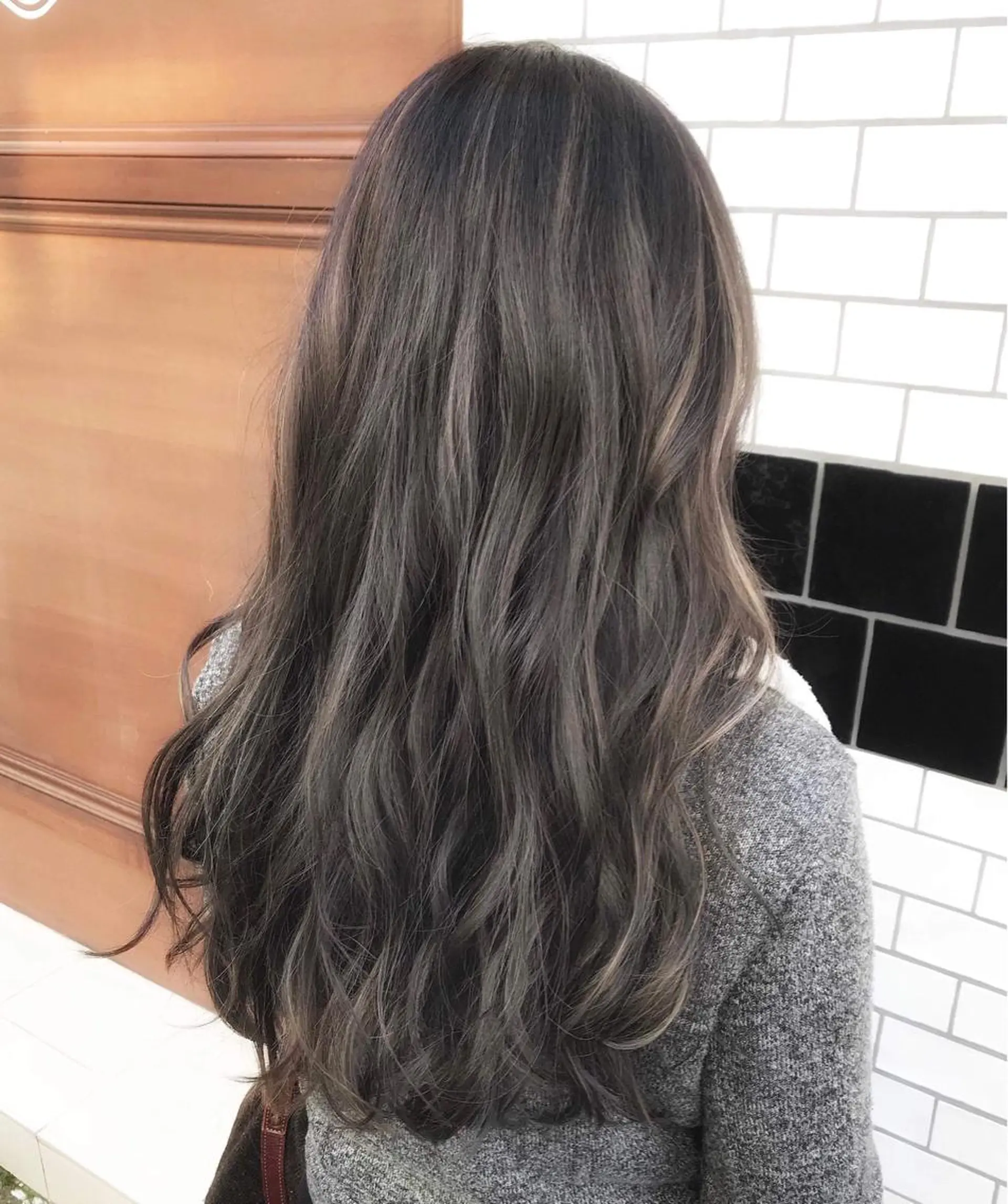 ロング カラー アッシュ アッシュグレー アッシュグレージュ ブリーチ ブルーカラー カット ヘアカラー トリートメント シェアサロン　salowin所属・✨ブリーチなし透明感 カラー🥇ユースケのヘアスタイル