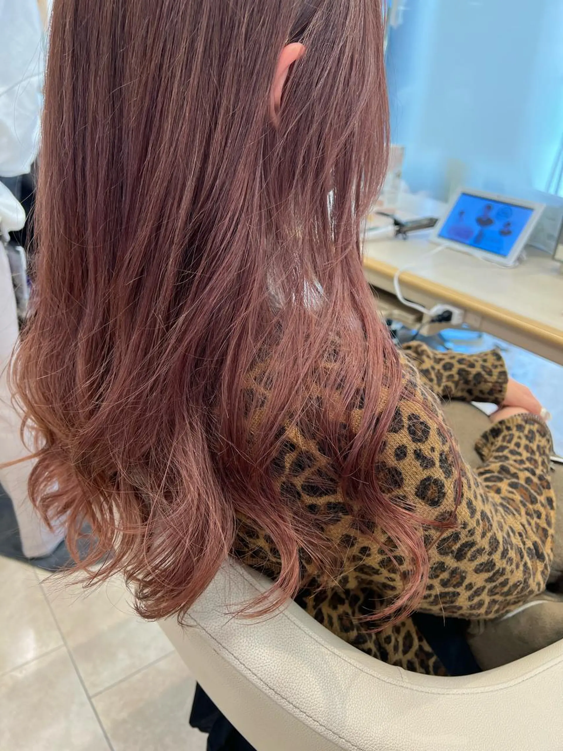 ロング カラー ベージュカラー ピンクカラー ピンクベージュ カット ヘアカラー トリートメント 似合わせ.ﾍｱｾｯﾄ 得意🌹井上美沙のヘアスタイル