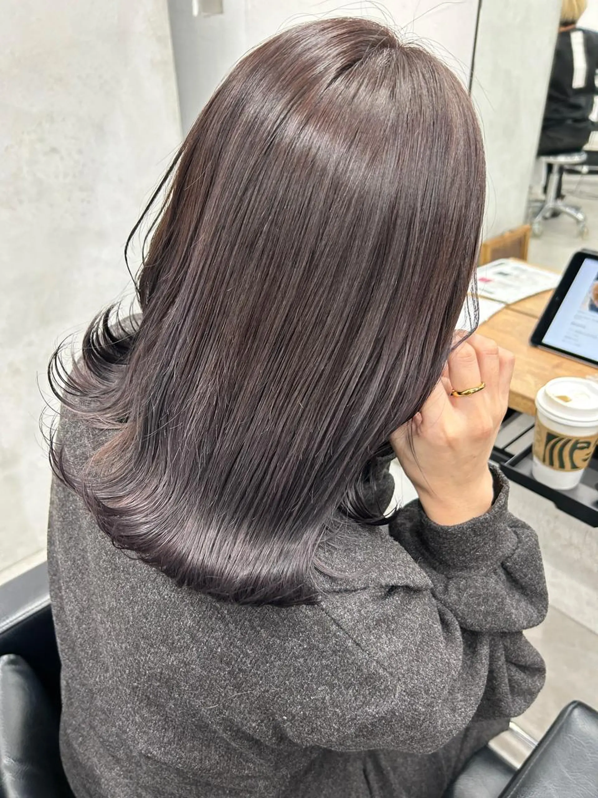 ミディアム カラー ブリーチ グレージュ ラベンダーカラー ラベンダーグレージュ ラベンダーグレー ヘアカラー 🧸艶々韓国ヘア 🧁mizunaのヘアスタイル