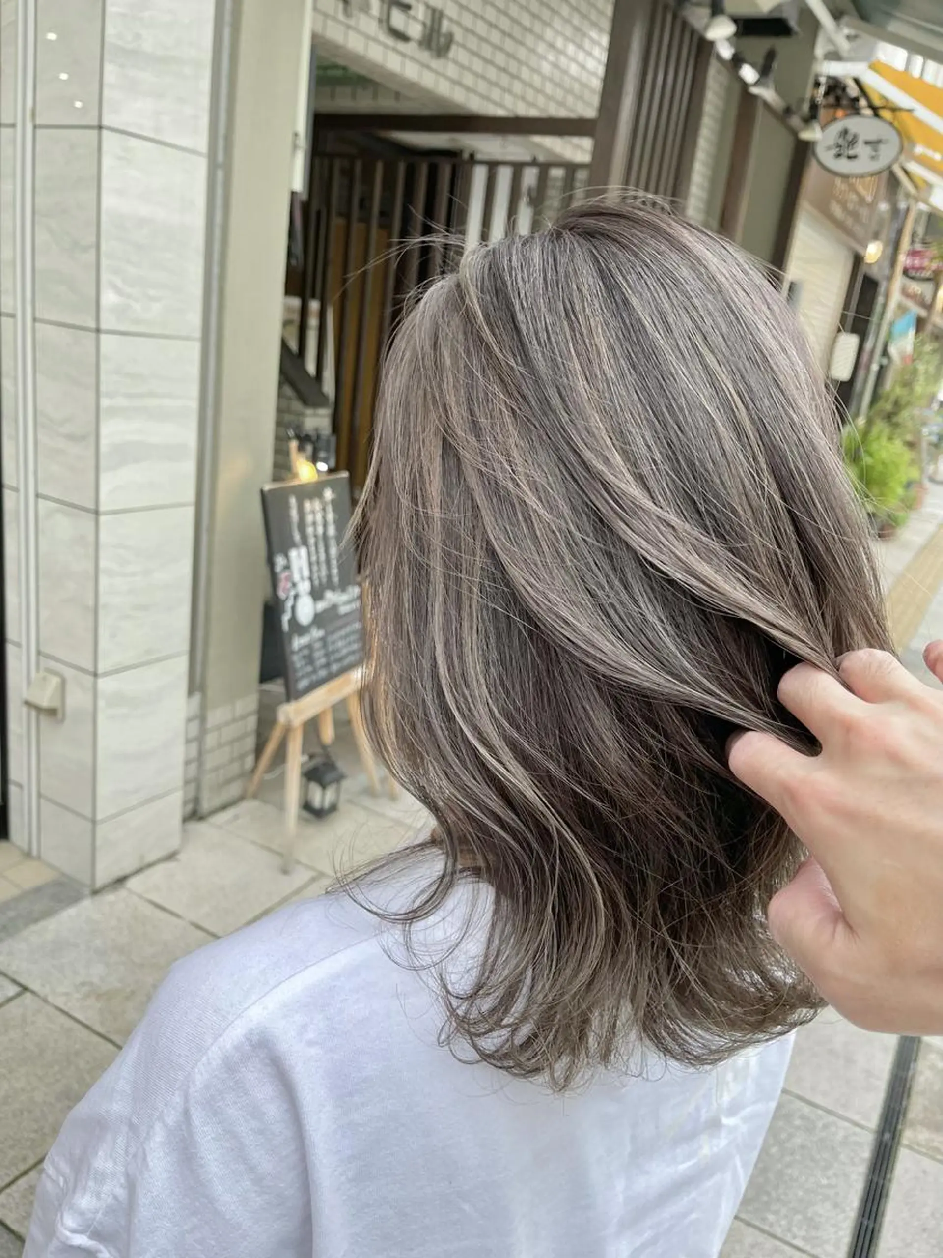 セミロング カラー パーマ ヘアアレンジ アディクシーカラー ハイライトカラー ハイライト ヘアカラー filo byFeria渋谷所属・ハイライト/透明感 髪質改善/石田幸輔のヘアスタイル