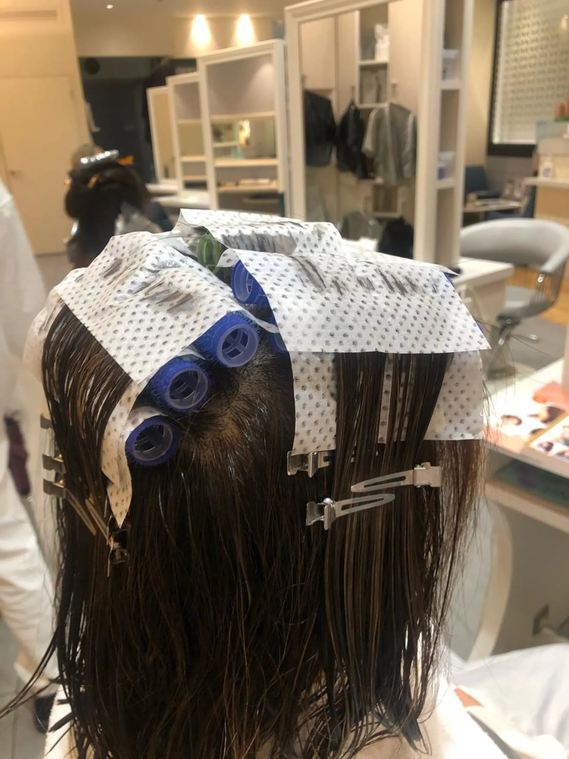 ミディアム ミディアムパーマ 小顔カット Ｈａｉｒ’ｓ Ｇａｌｌeｒｙ所属・✨堺東駅近✨阪上 沙織のヘアスタイル