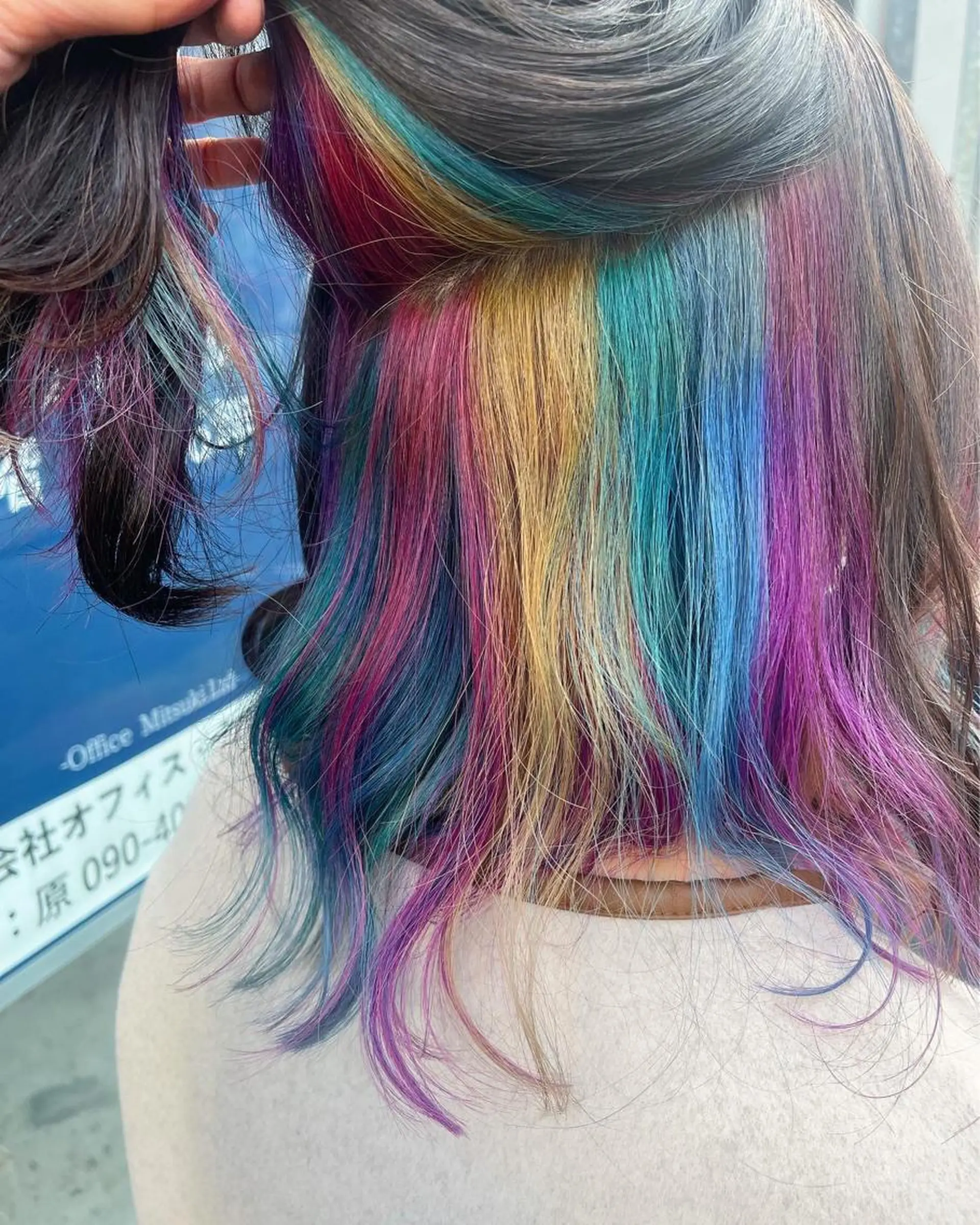 セミロング カラー ショートボブ アッシュ バレイヤージュ ミストバング ベージュカラー カット ヘアカラー トリートメント 原宿サロン代表 デザインカラー伊藤卓のヘアスタイル