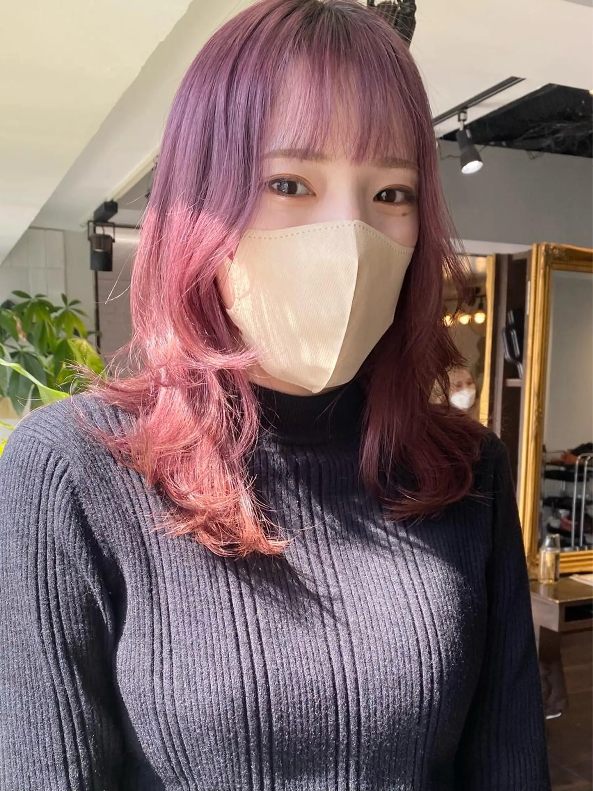 セミロング カラー ヘアアレンジ ベージュカラー ブリーチ ブラウンカラー ダブルカラー ピンクカラー カット ヘアカラー トリートメント 韓国ヘア×髪質 改善🇰🇷シオリのヘアスタイル