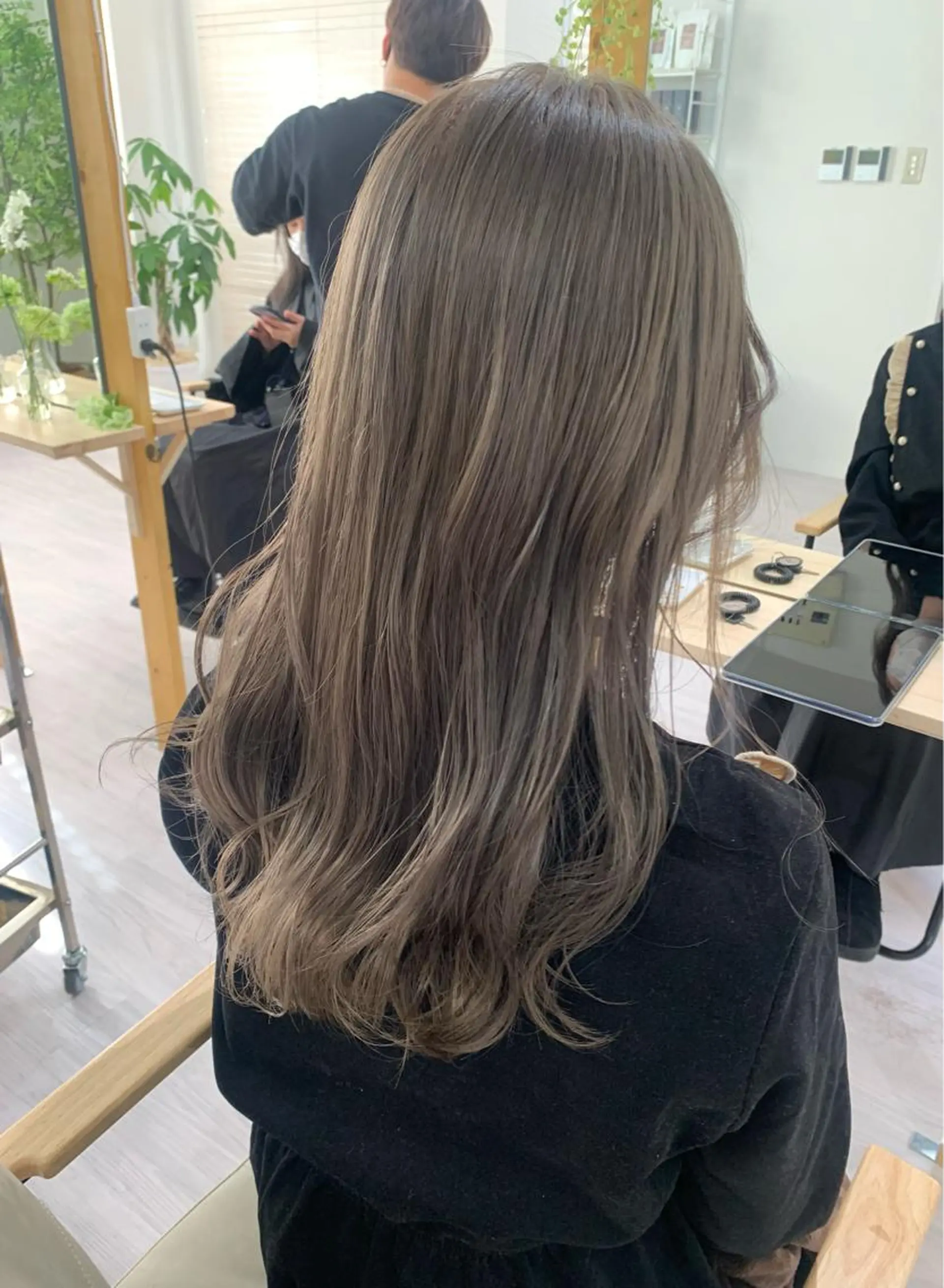ロング カラー ヘアカラー トリートメント ツヤカラー🤍 ARISAのヘアスタイル