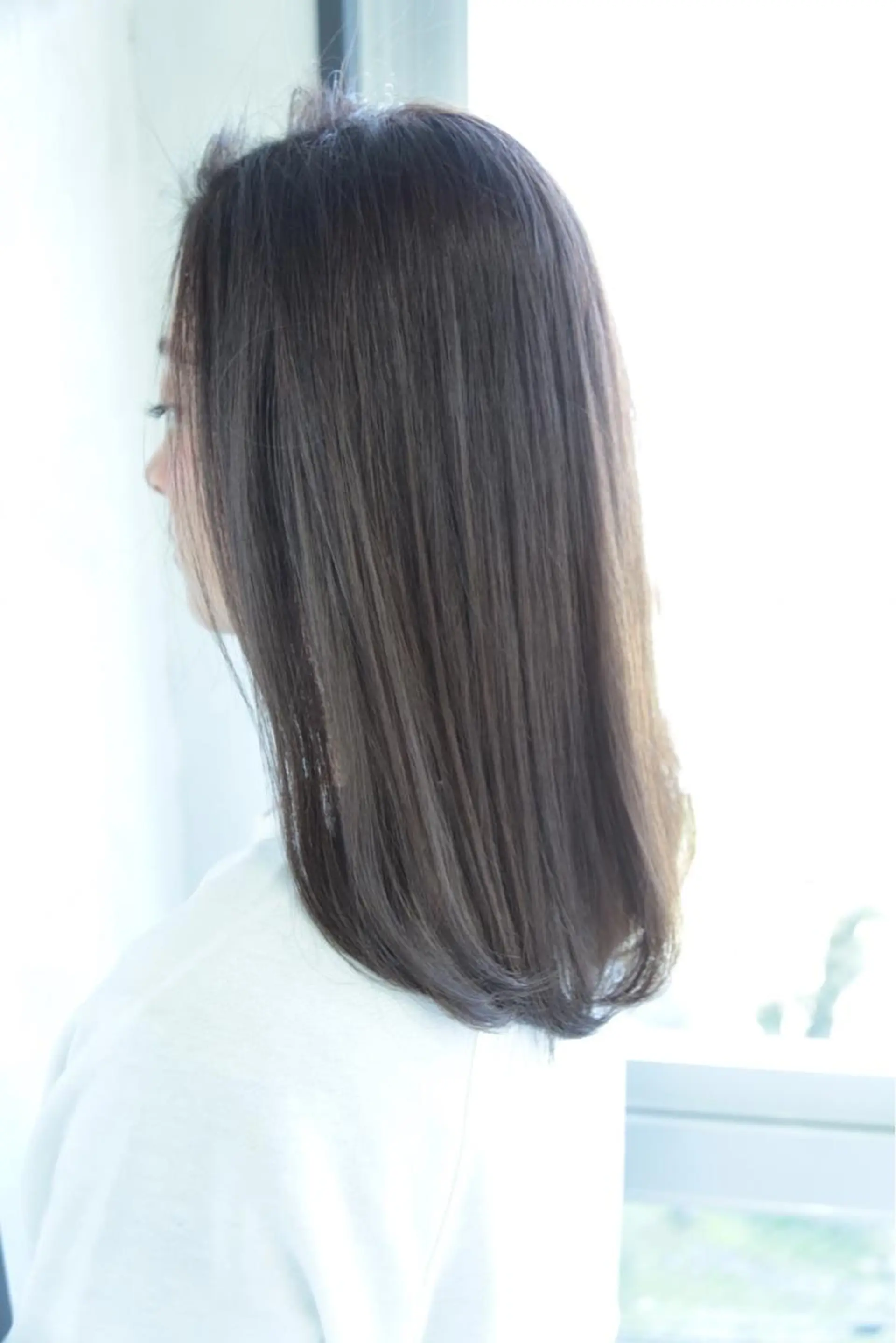 カラー 透明感カラー グレージュ コテ巻き風パーマ SHONOのヘアスタイル