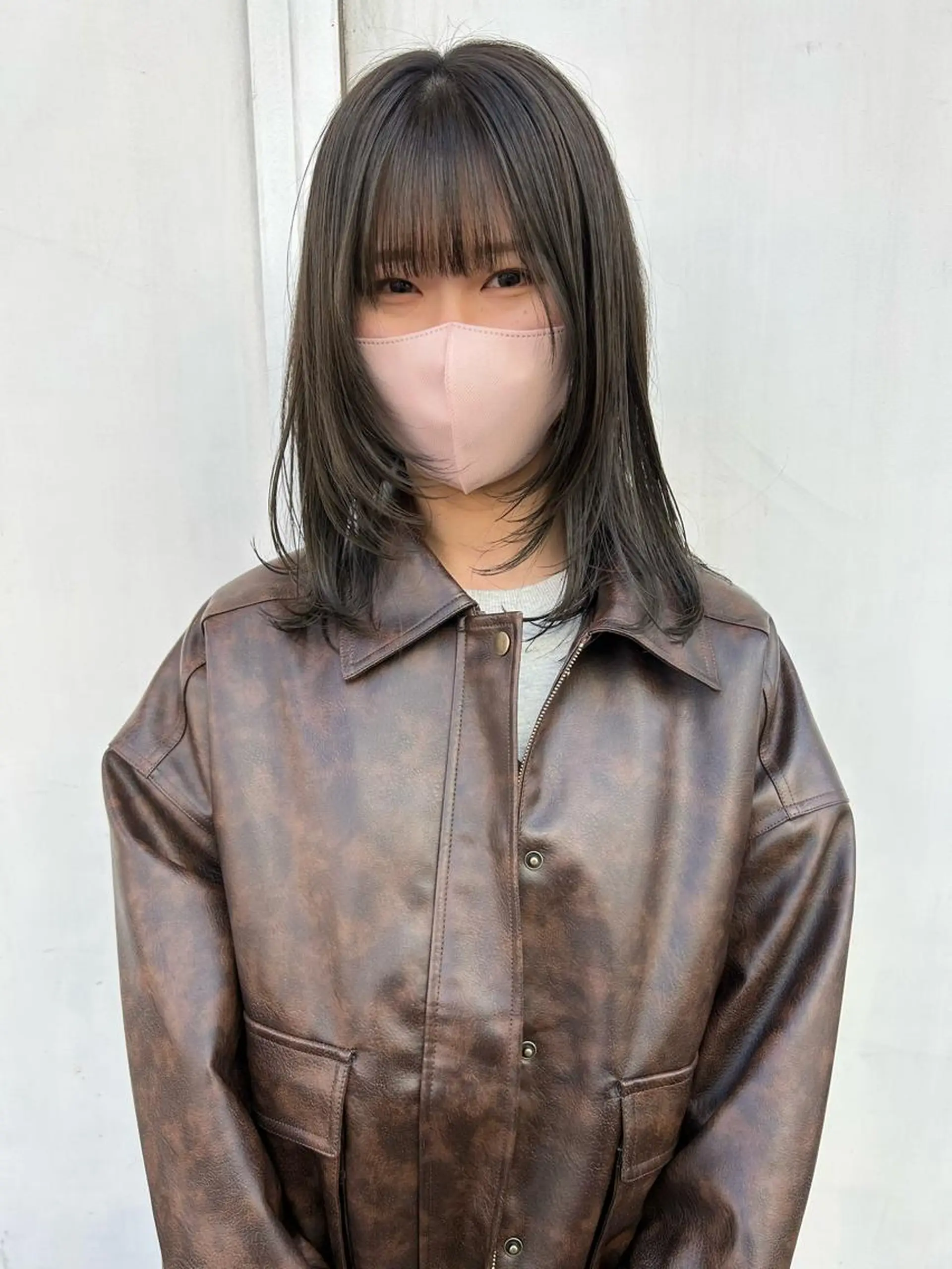 ミディアム W所属・小林 朋花のヘアスタイル