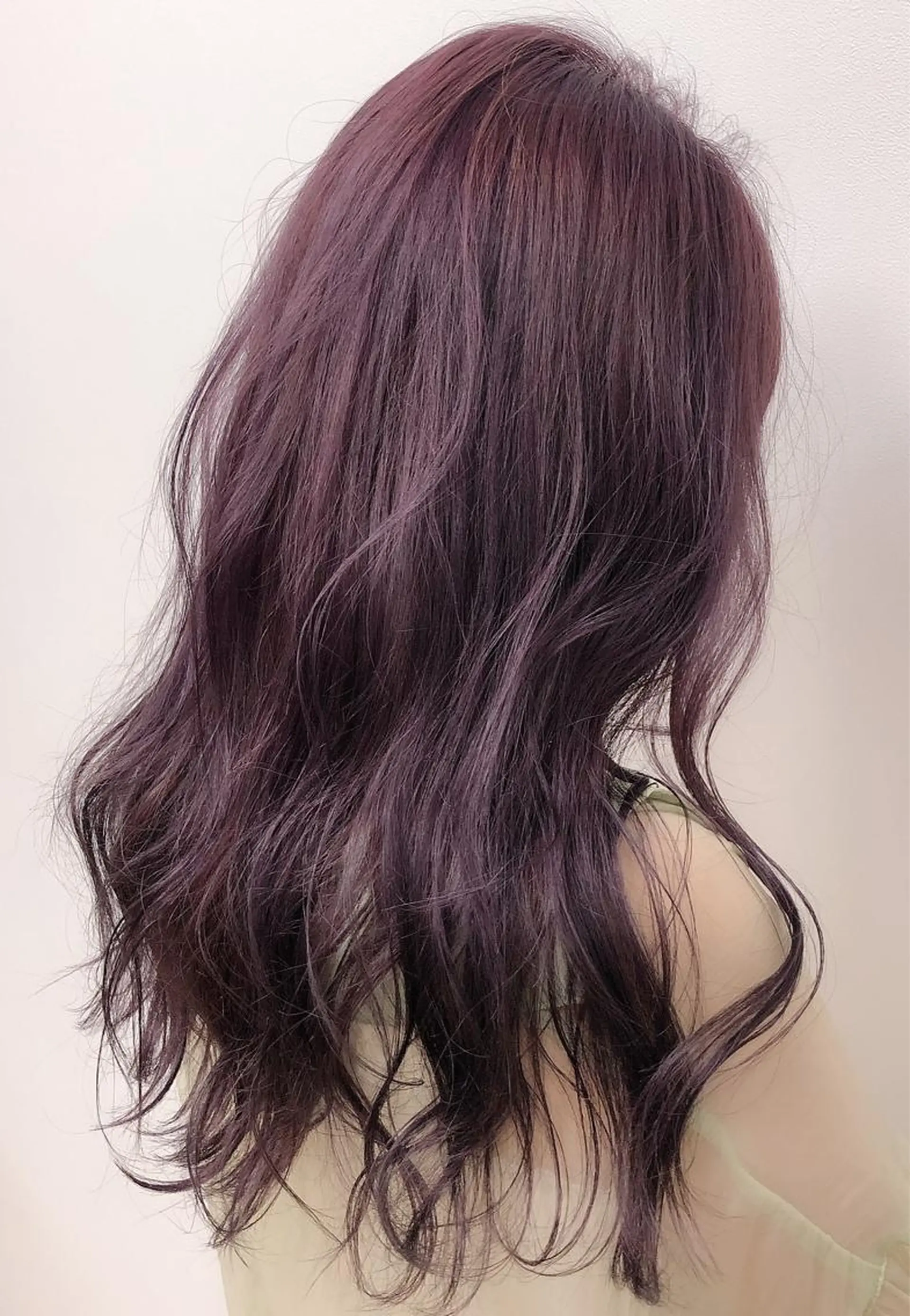 セミロング ピンクラベンダー コトネ🫧 韓国風レイヤーカットのヘアスタイル