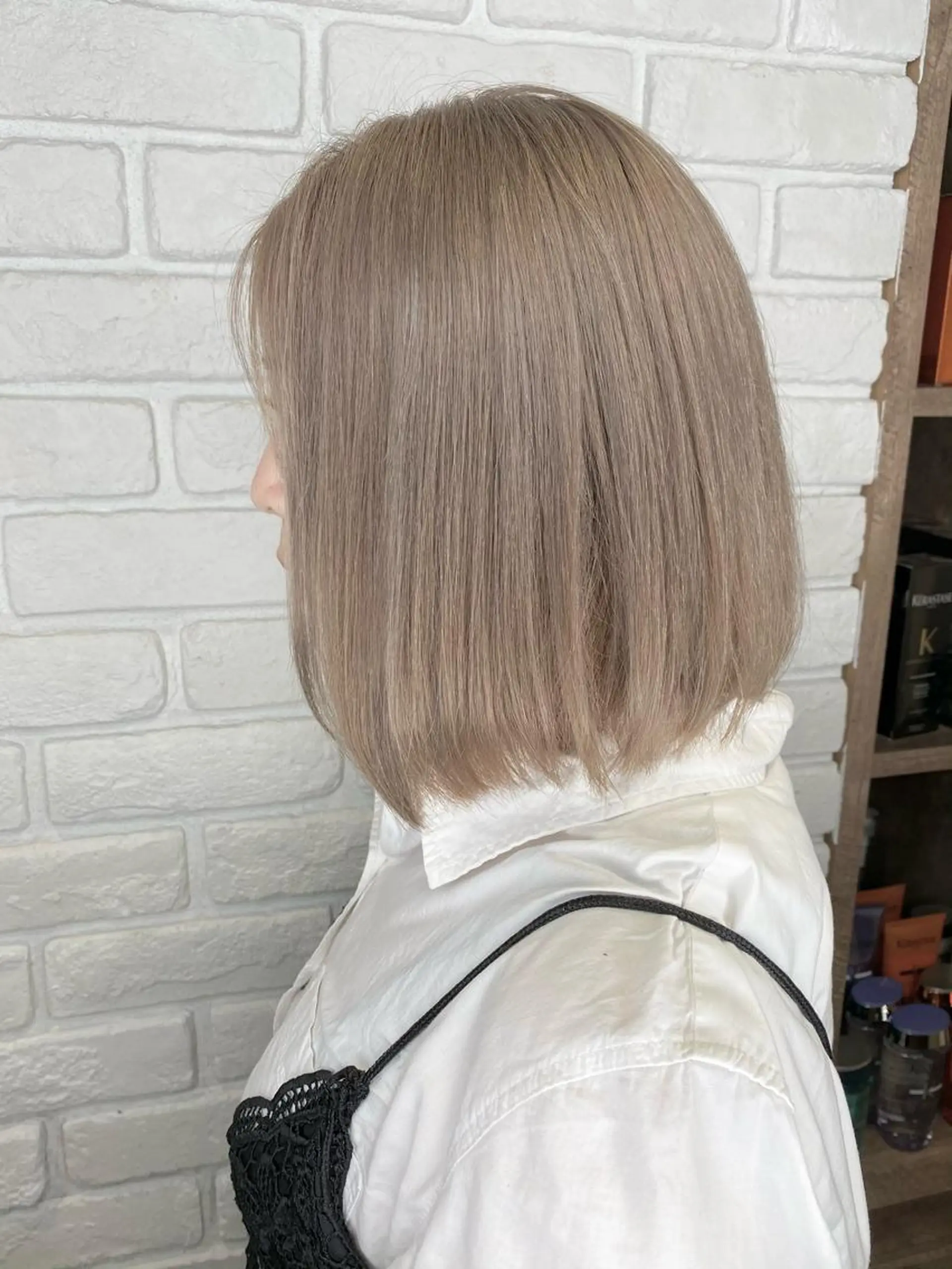 ミディアム カラー グレージュ ミルクティーグレージュ 森本 笑のヘアスタイル