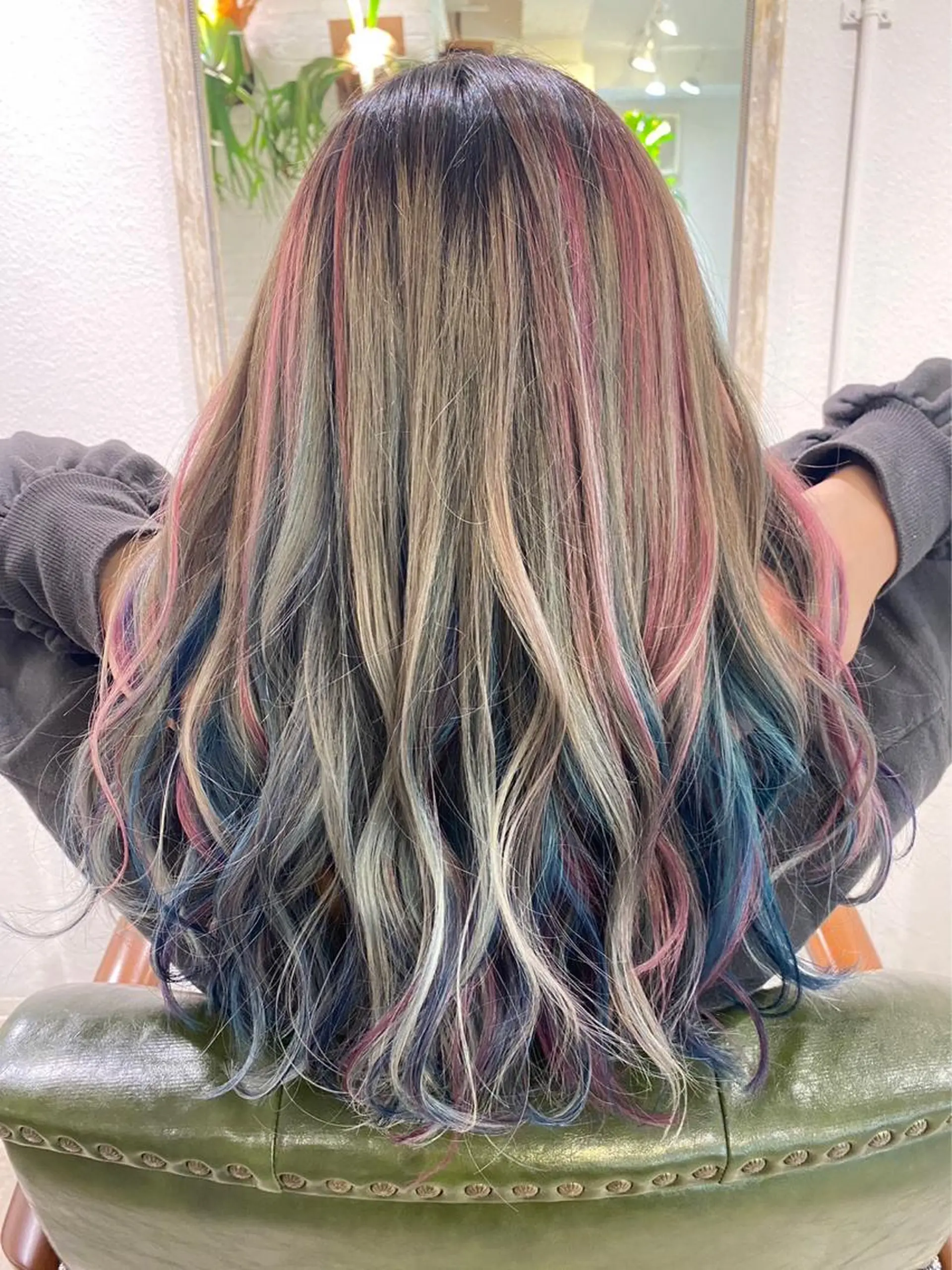 ミディアム 渡辺 加菜子のヘアスタイル