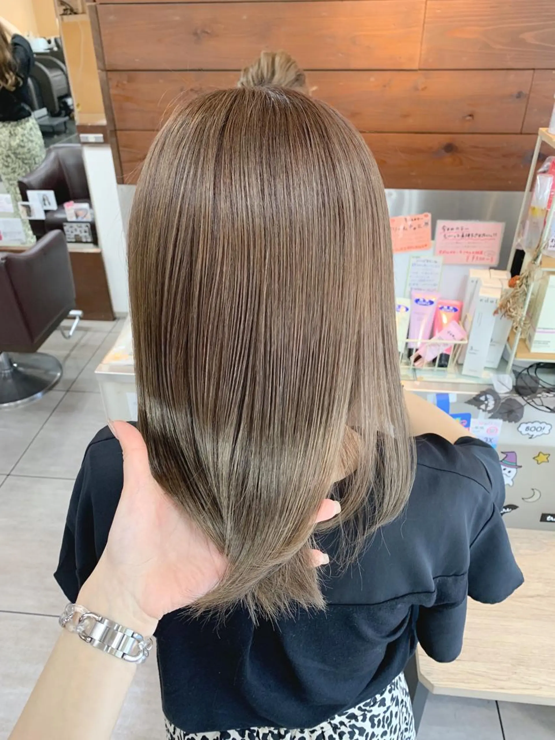 ミディアム カット ヘアカラー トリートメント 🫧艶髪カラー🫧 森本くるみのヘアスタイル