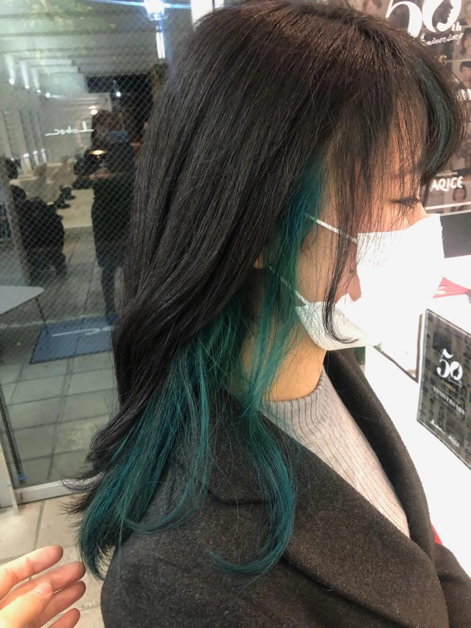 ロング カット ヘアカラー 尾島 光季のヘアスタイル