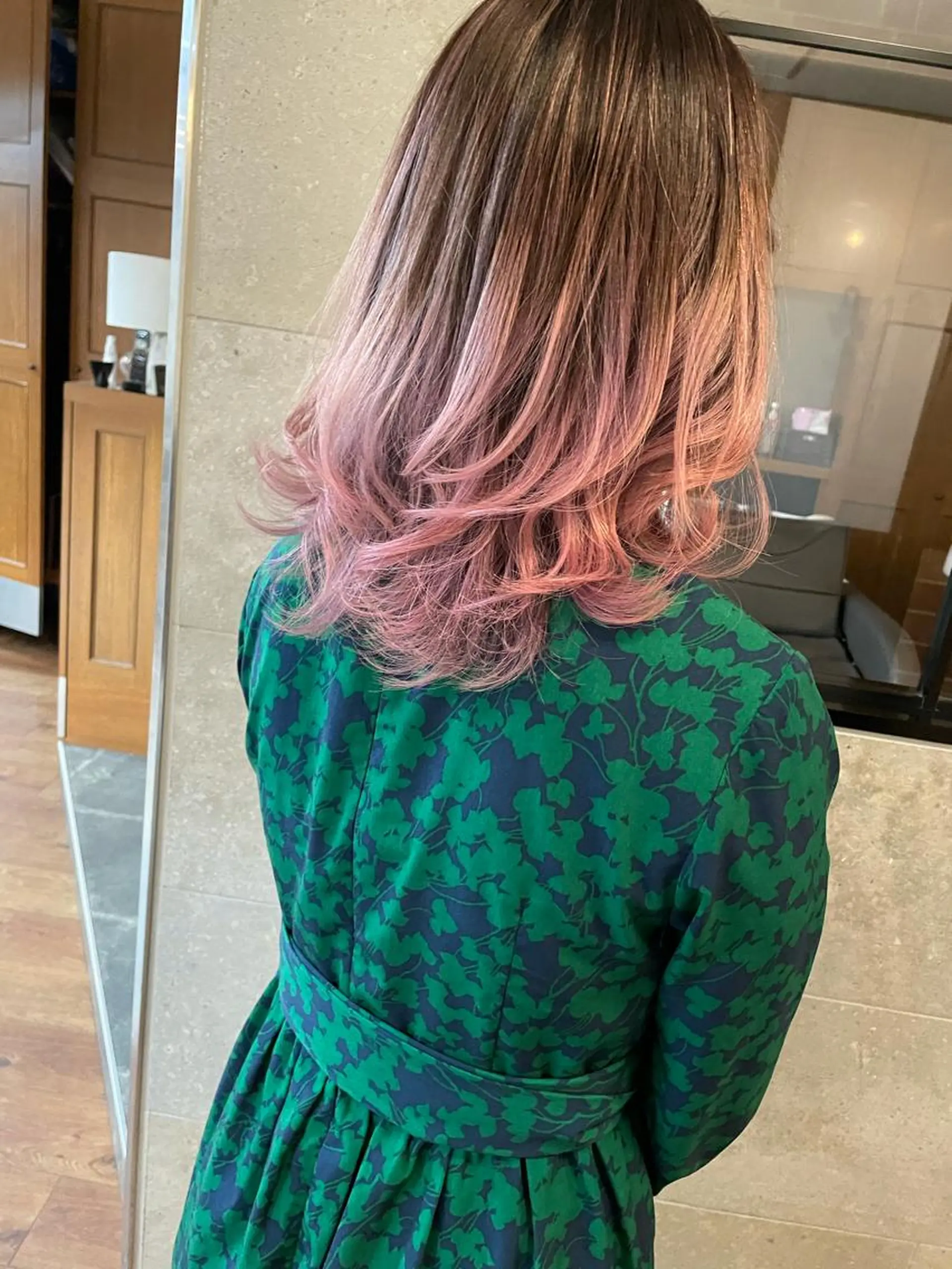 ミディアム 人気のレイヤーカット TAROのヘアスタイル