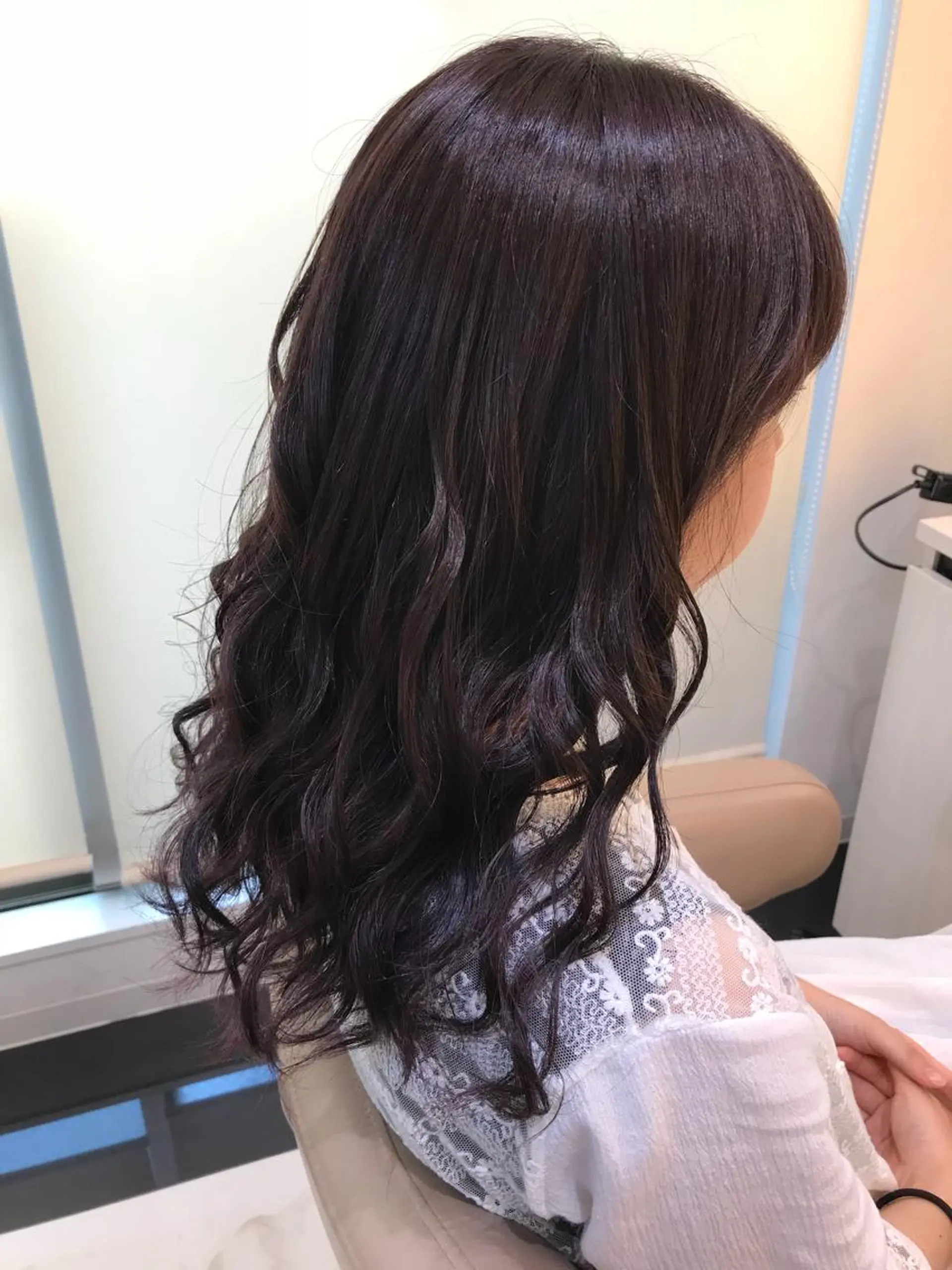 ロング カラー グラデーションカラー パープルカラー 清藤 綾のヘアスタイル