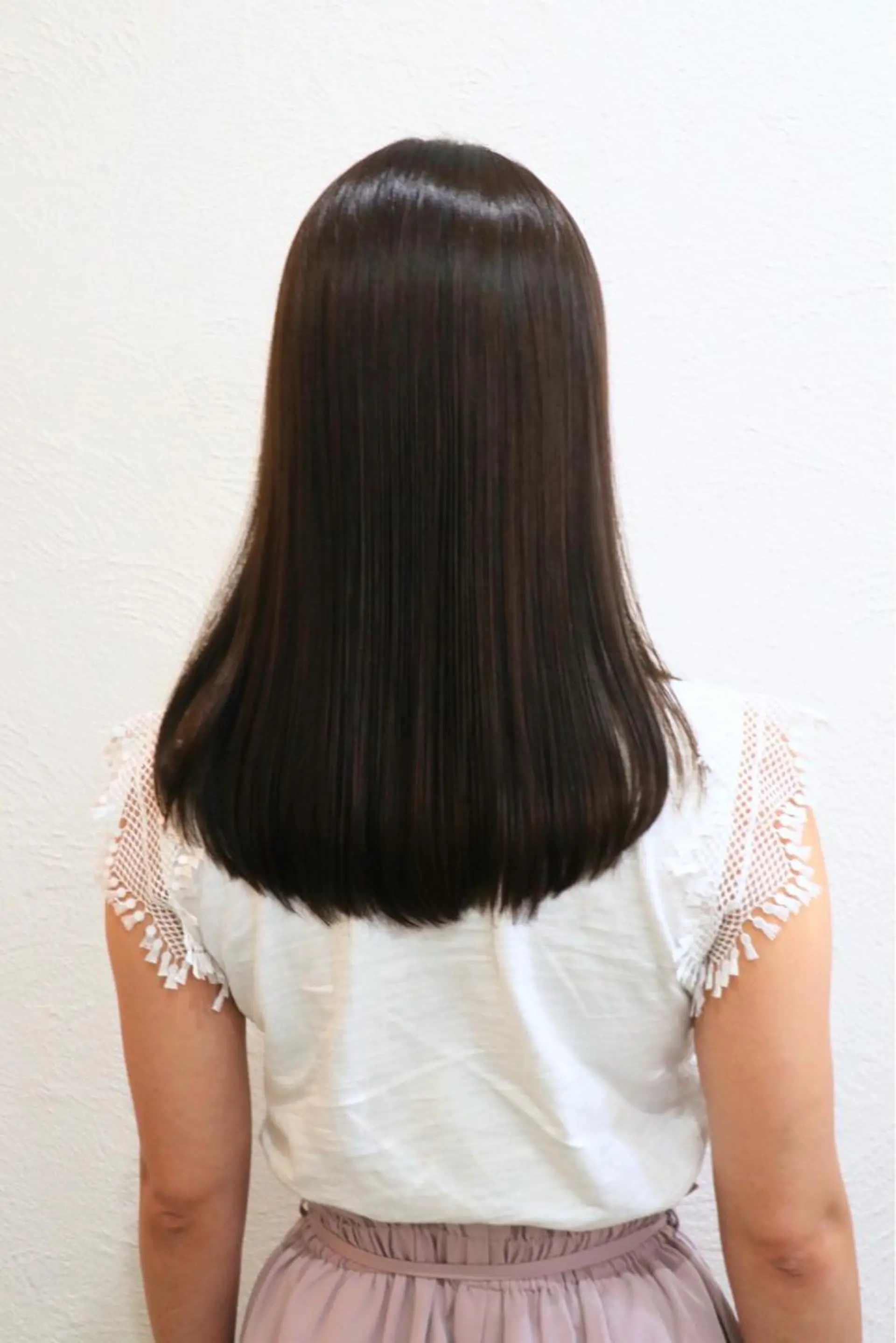 セミロング アッシュ アッシュブラウン カット トリートメント 西村 ようこのヘアスタイル
