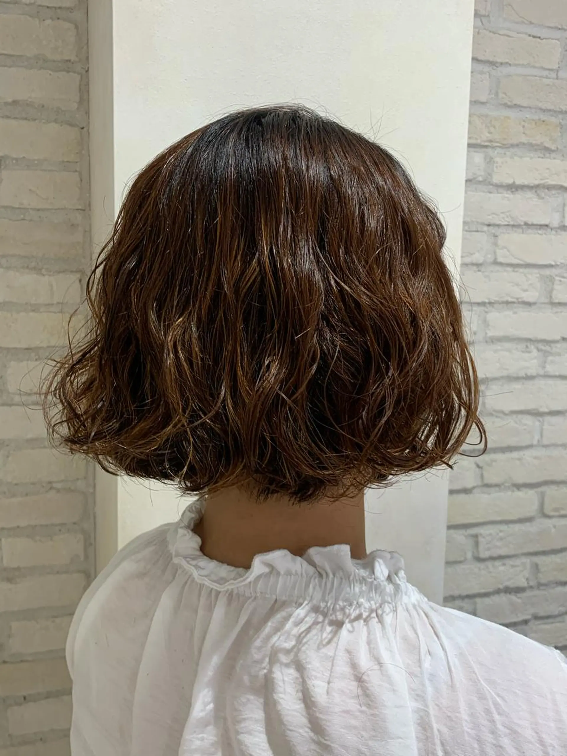 ミディアム カラー パーマ 🖤横浜ハイトーン /ケアブリーチ🖤のヘアスタイル