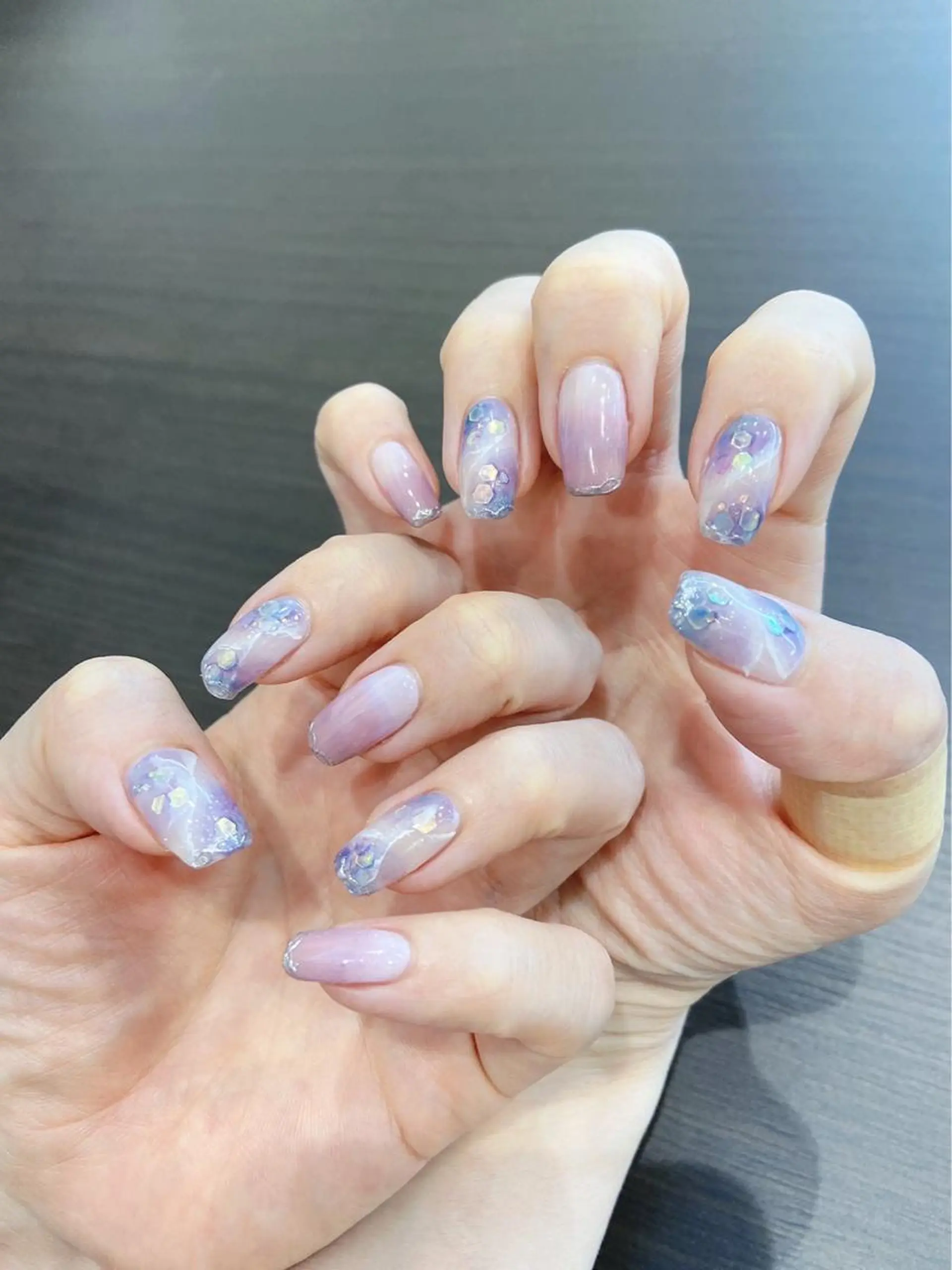 ネイル ニュアンスネイル 磯谷 恭子のネイルデザイン