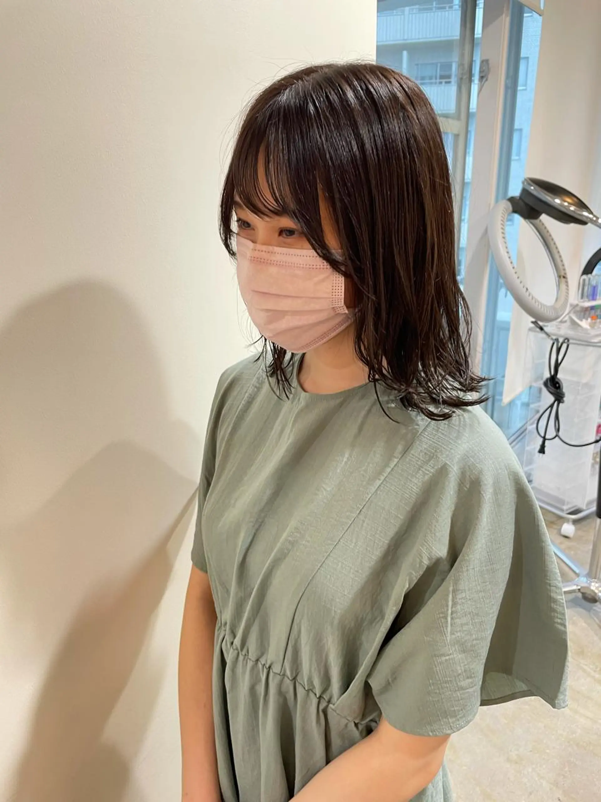 ミディアム カラー カット ヘアカラー トリートメント MIOベージュカラー 柔らかいカラーのヘアスタイル
