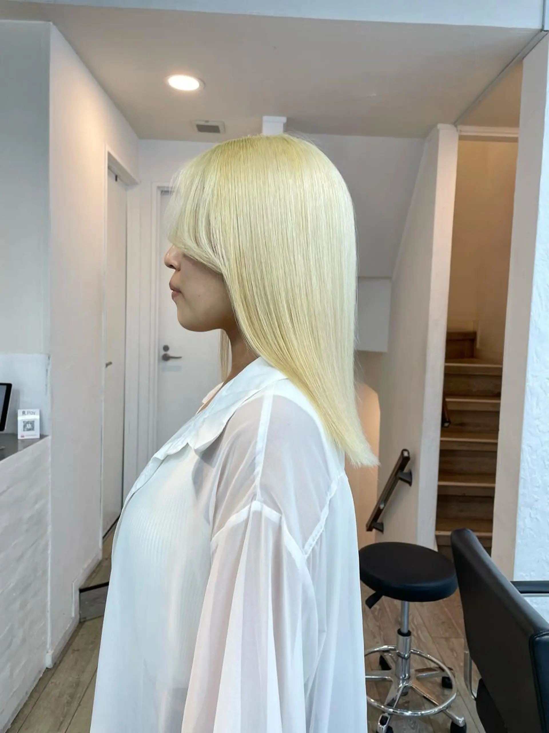 セミロング カラー ブロンド ホワイトブロンド ヘアカラー トリートメント ヘアセット meme原宿所属・ブロンド・ハイトーン /遠藤将太のヘアスタイル