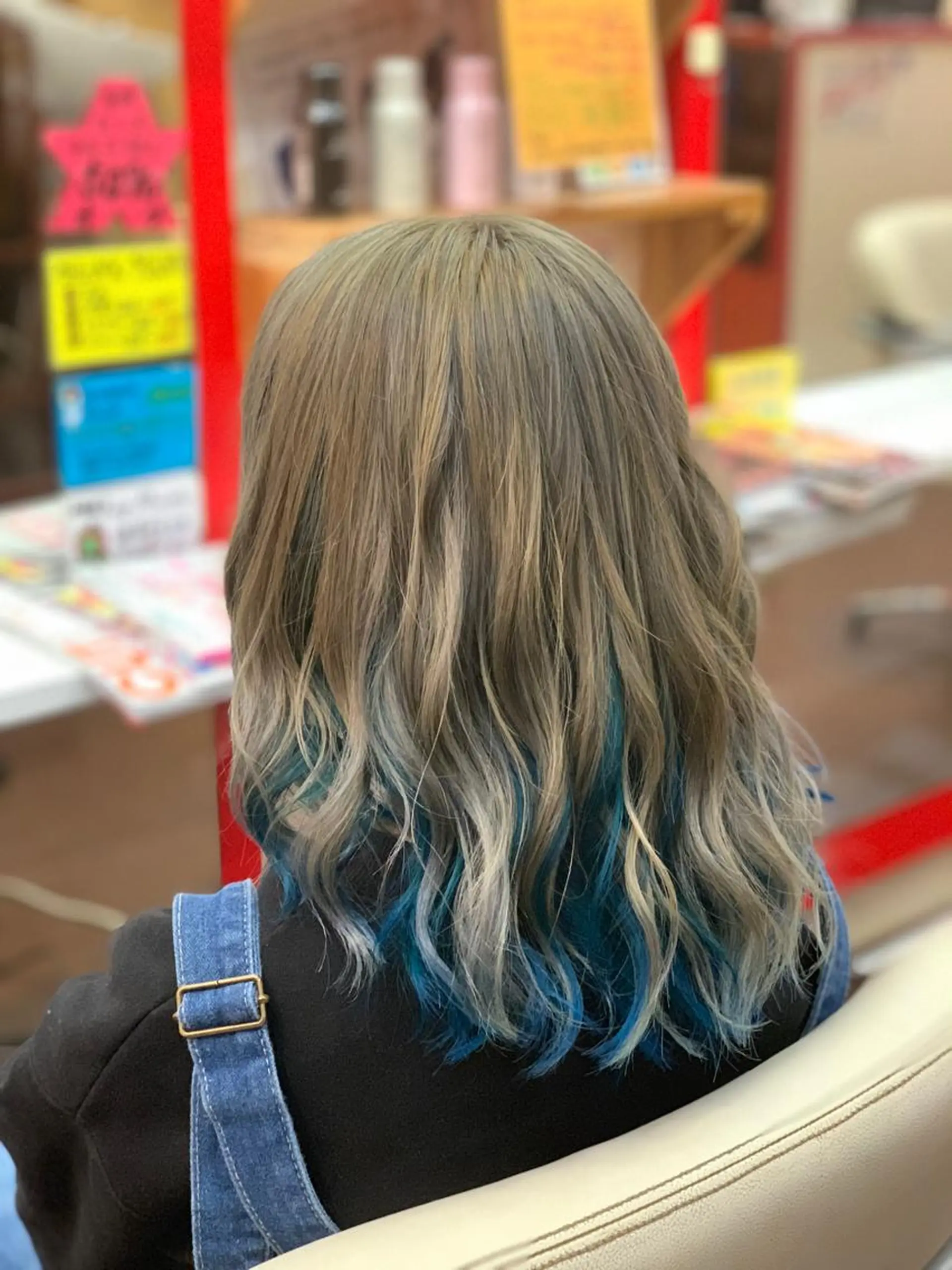 セミロング ヘアカラー たけい ゆうきのヘアスタイル