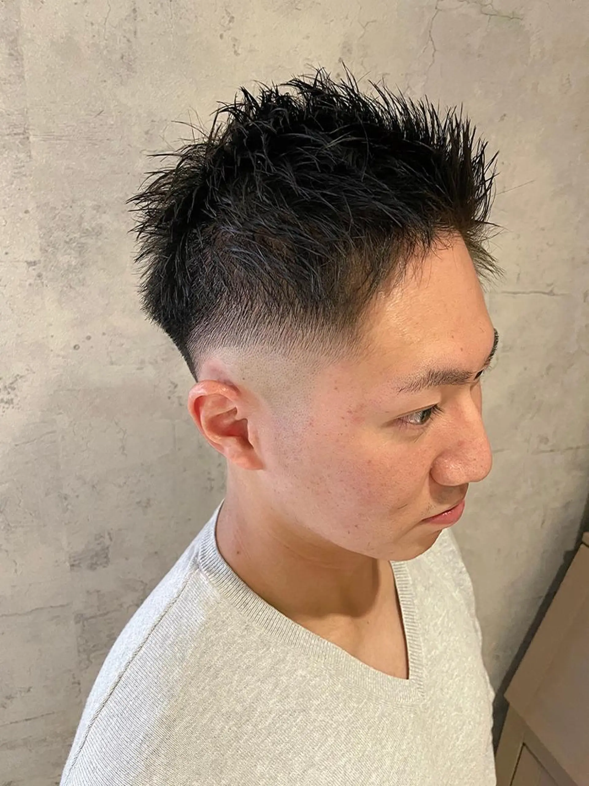 ショート メンズ フェードカット スキンフェード ⭐️TOSHIKI メンズパーマオタク⭐のヘアスタイル