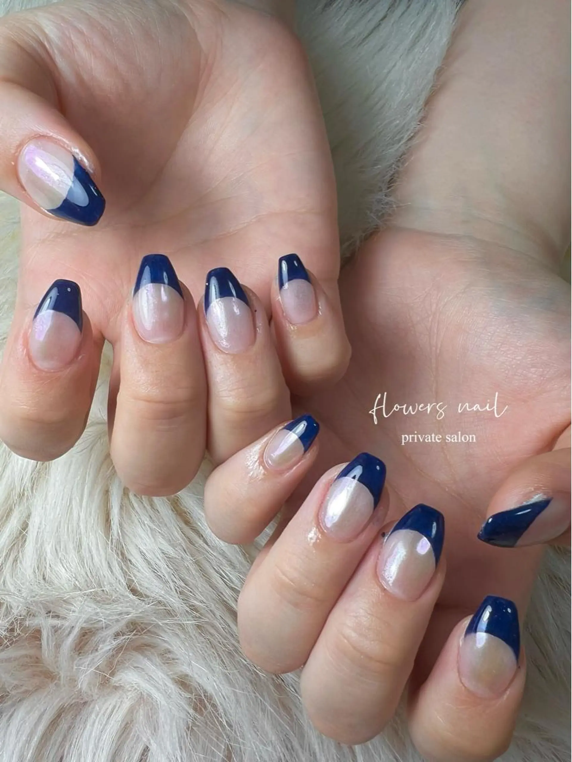 ネイル オーロラネイル フレンチネイル ジェルネイル 持ち込み パラジェル flowers nailのネイルデザイン