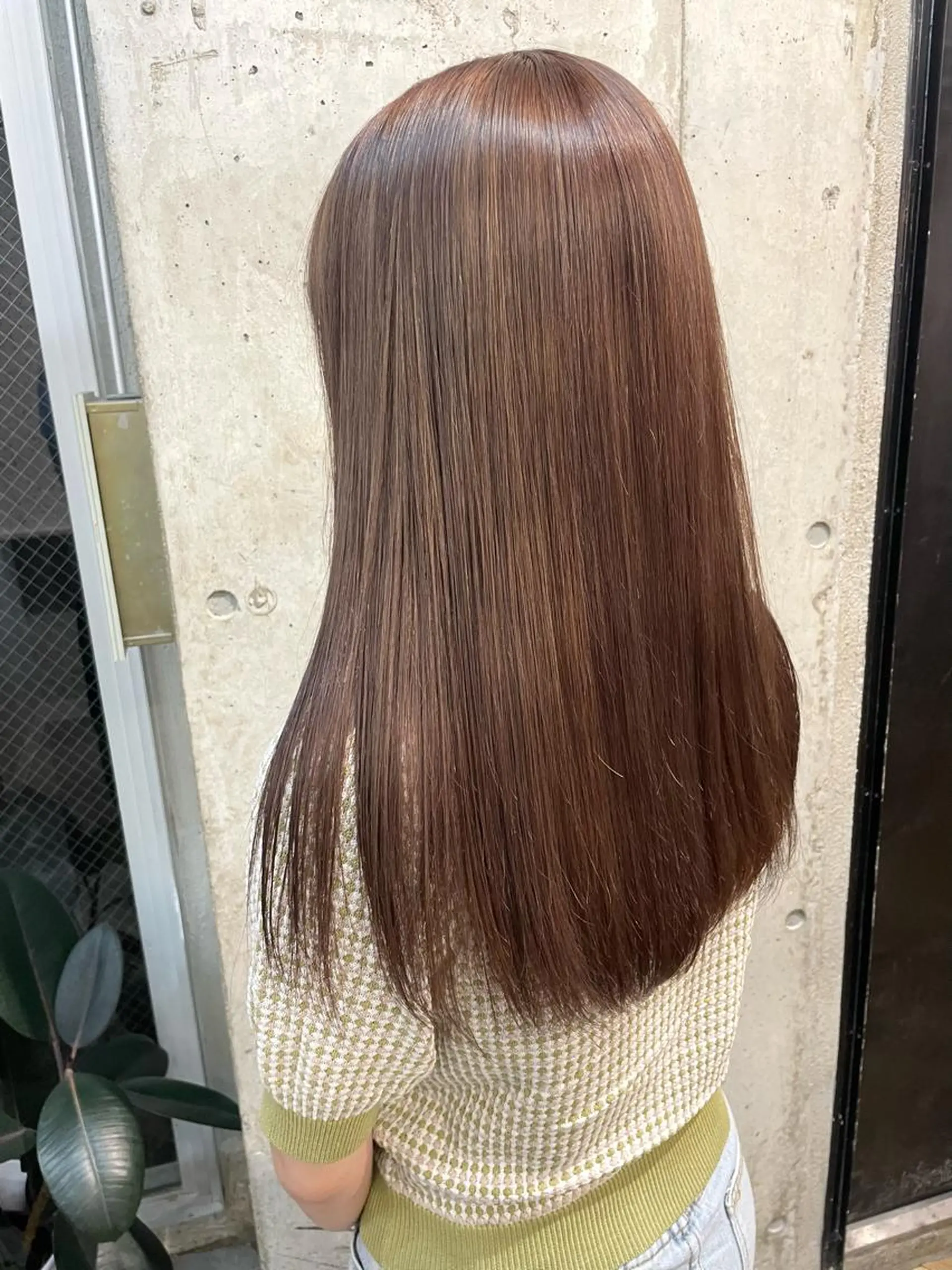 ロング カラー ベージュカラー ピンクカラー ピンクベージュ lani hair salon所属・SHOTO ハイトー ン/デザインカラーのヘアスタイル