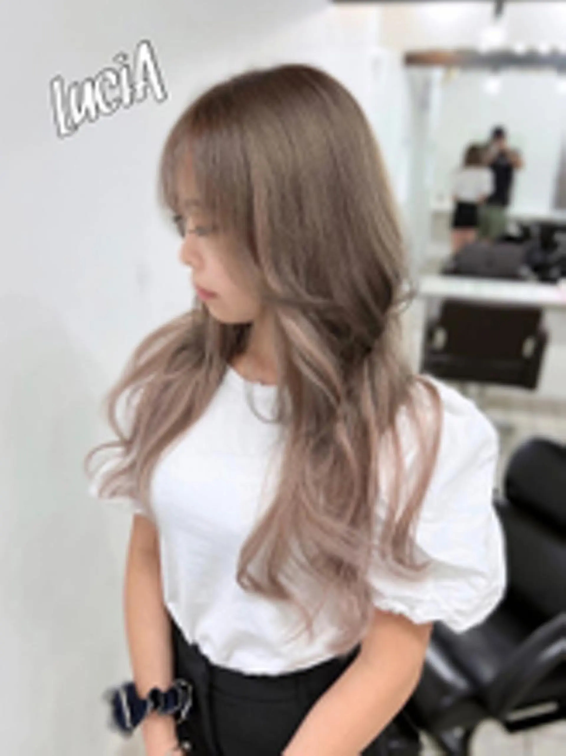 ロング カラー エクステ LuciAのヘアスタイル