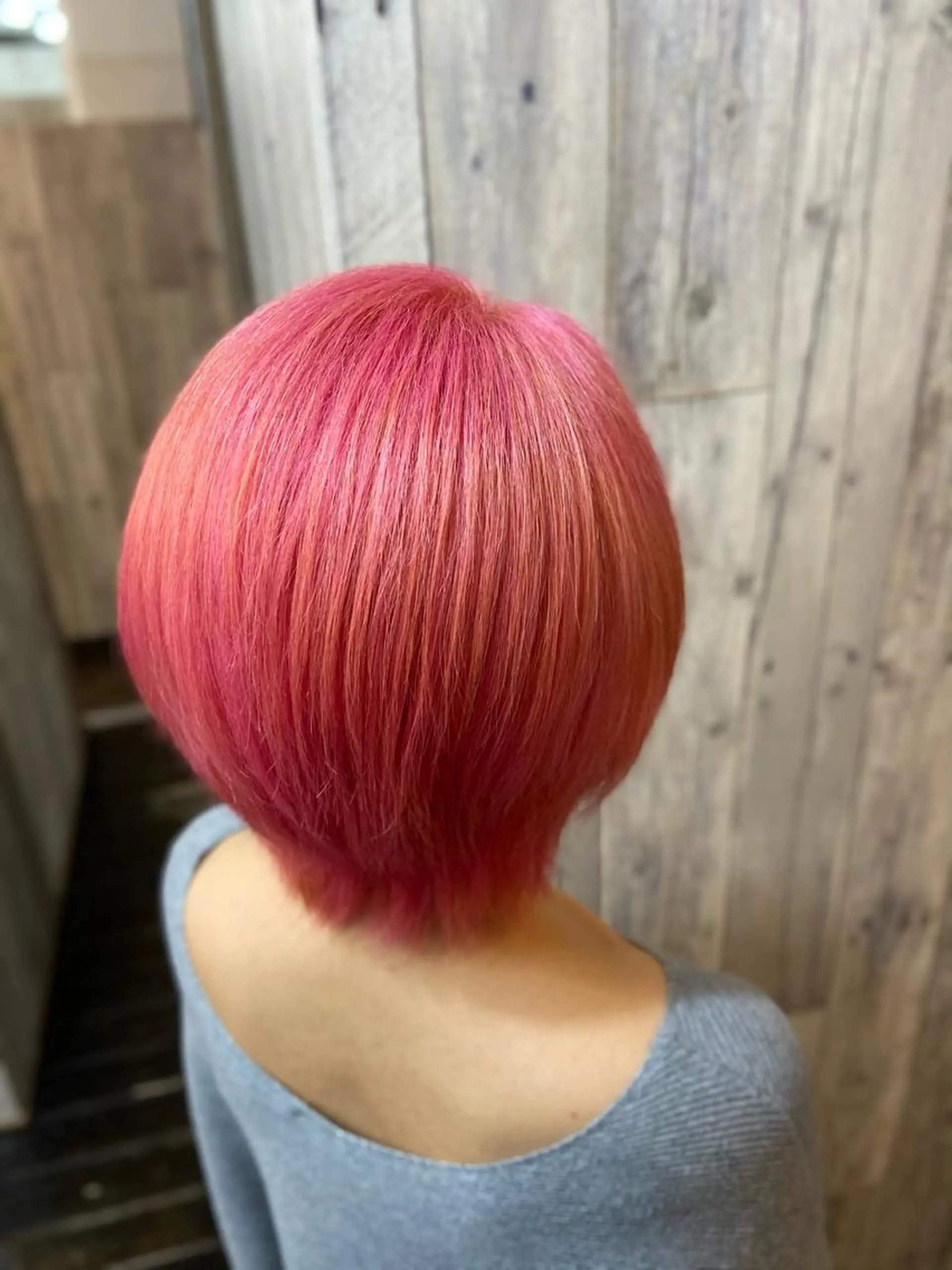 ショート カラー ブリーチ ピンクカラー ホワイトピンク ATOLL所属・ATOLL 武藤のヘアスタイル