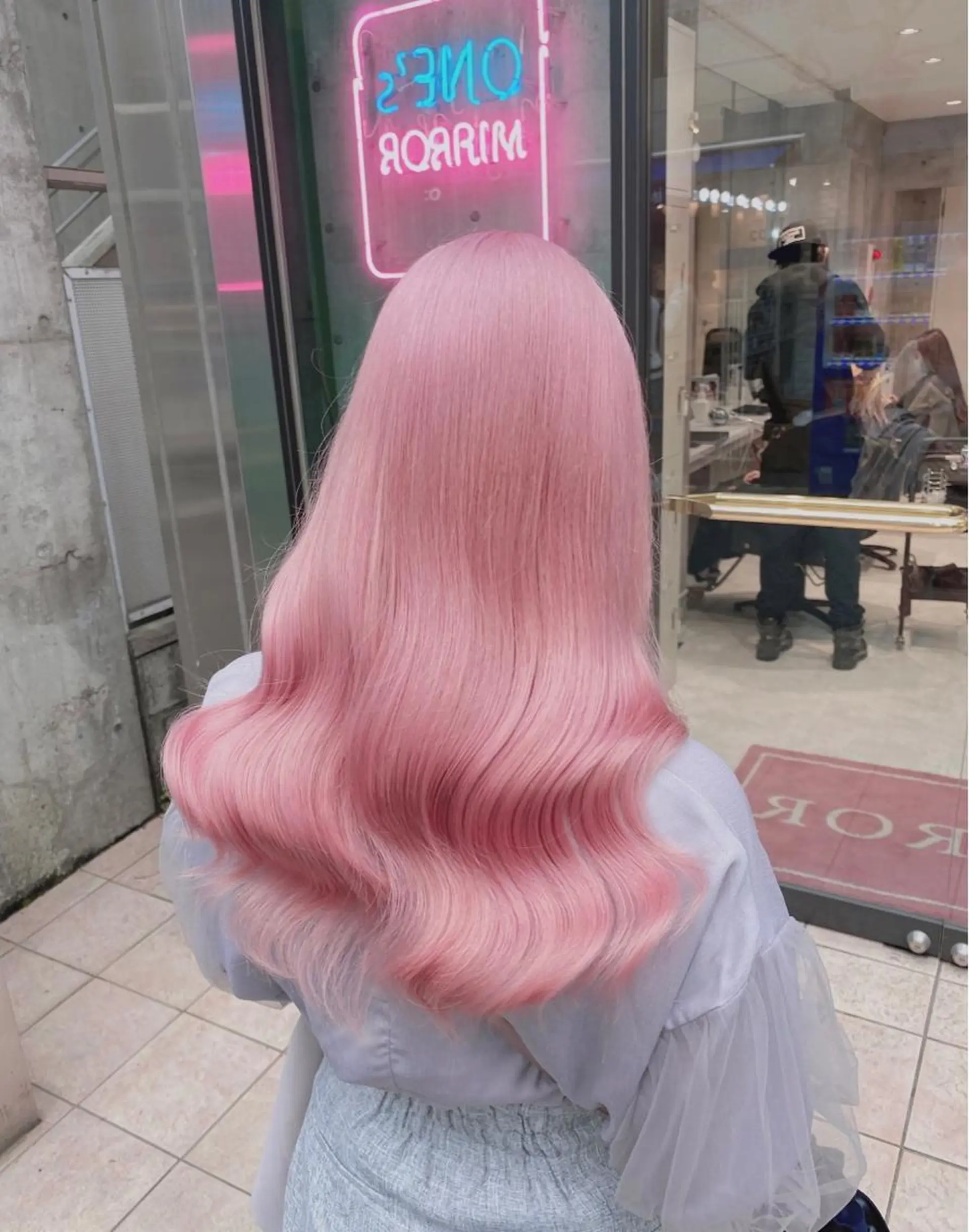 ロング カラー パーマ ヘアアレンジ メンズ キッズ ネイル マツエク・マツパ アイブロウ メンズバレイヤージュ メンズブリーチ メンズハイライト メンズハイトーン メンズインナーカラー カット ヘアカラー トリートメント ハイトーン/ピンク 💗モモ໒꒱のヘアスタイル