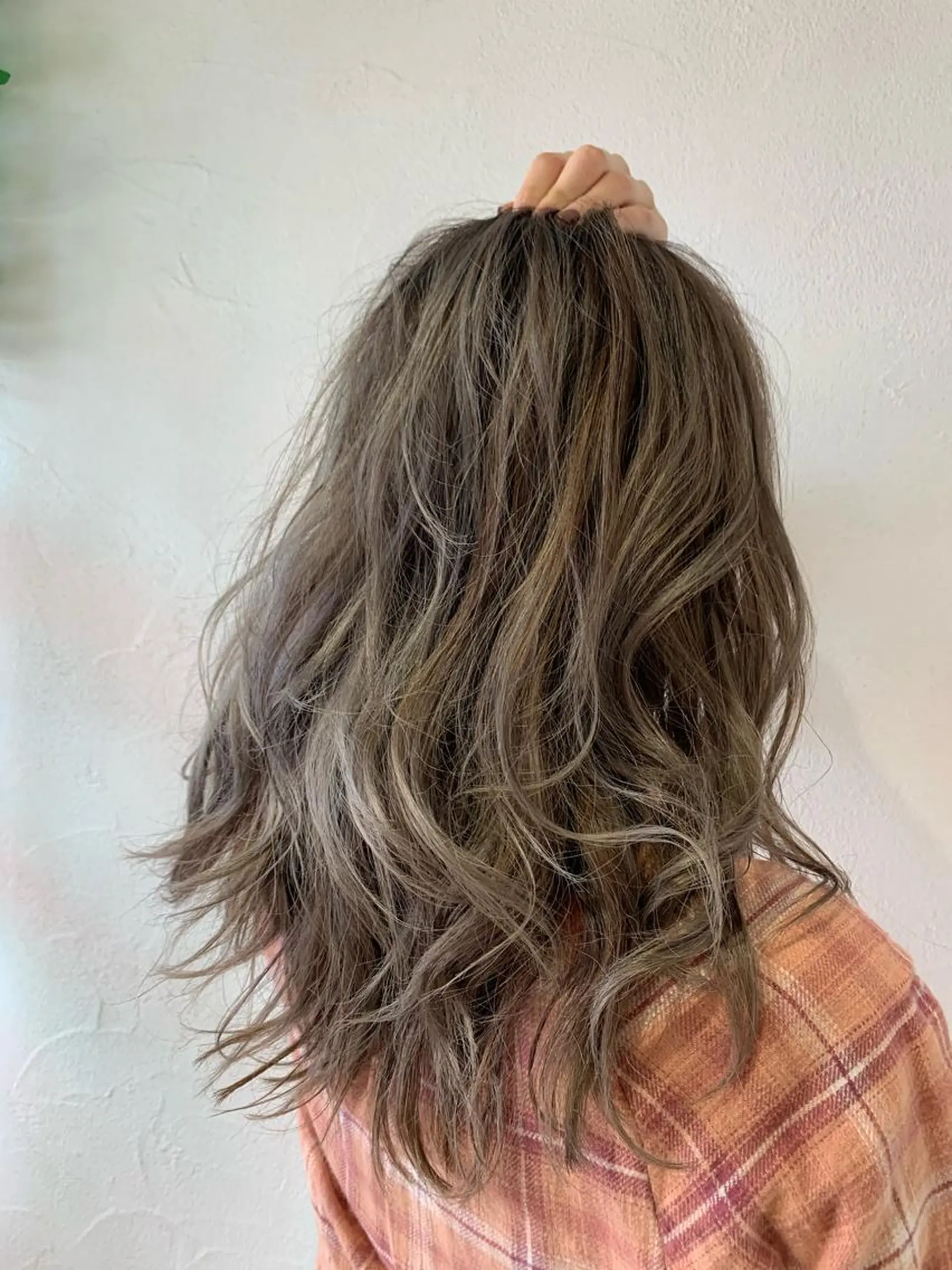 セミロング ヘアカラー newiGRANDE 🌈萩原聖也のヘアスタイル