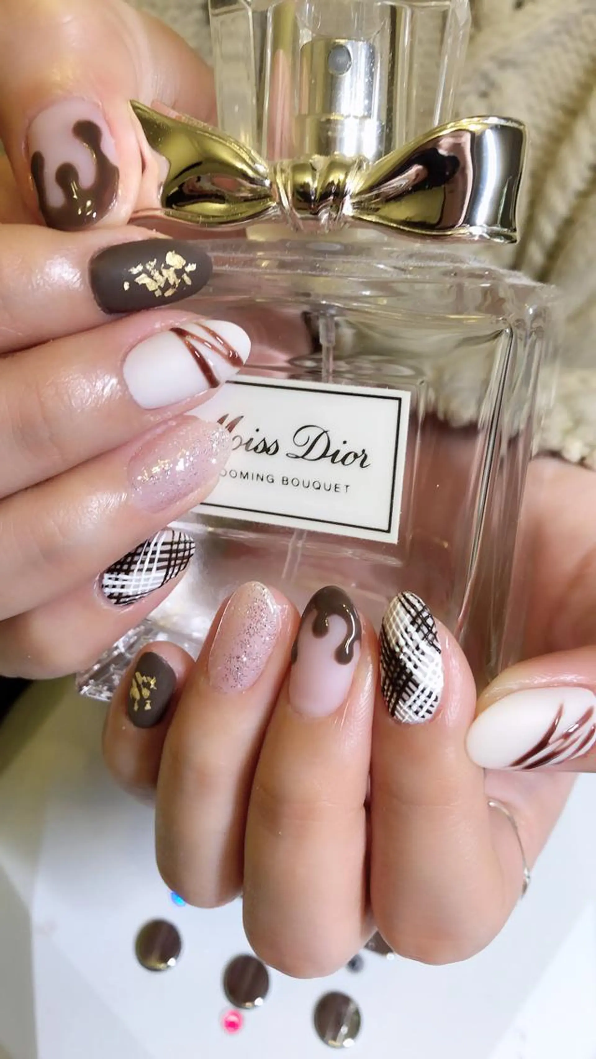 ミディアム ネイル Petite Cannelle所属・Petite Cannelleのネイルデザイン