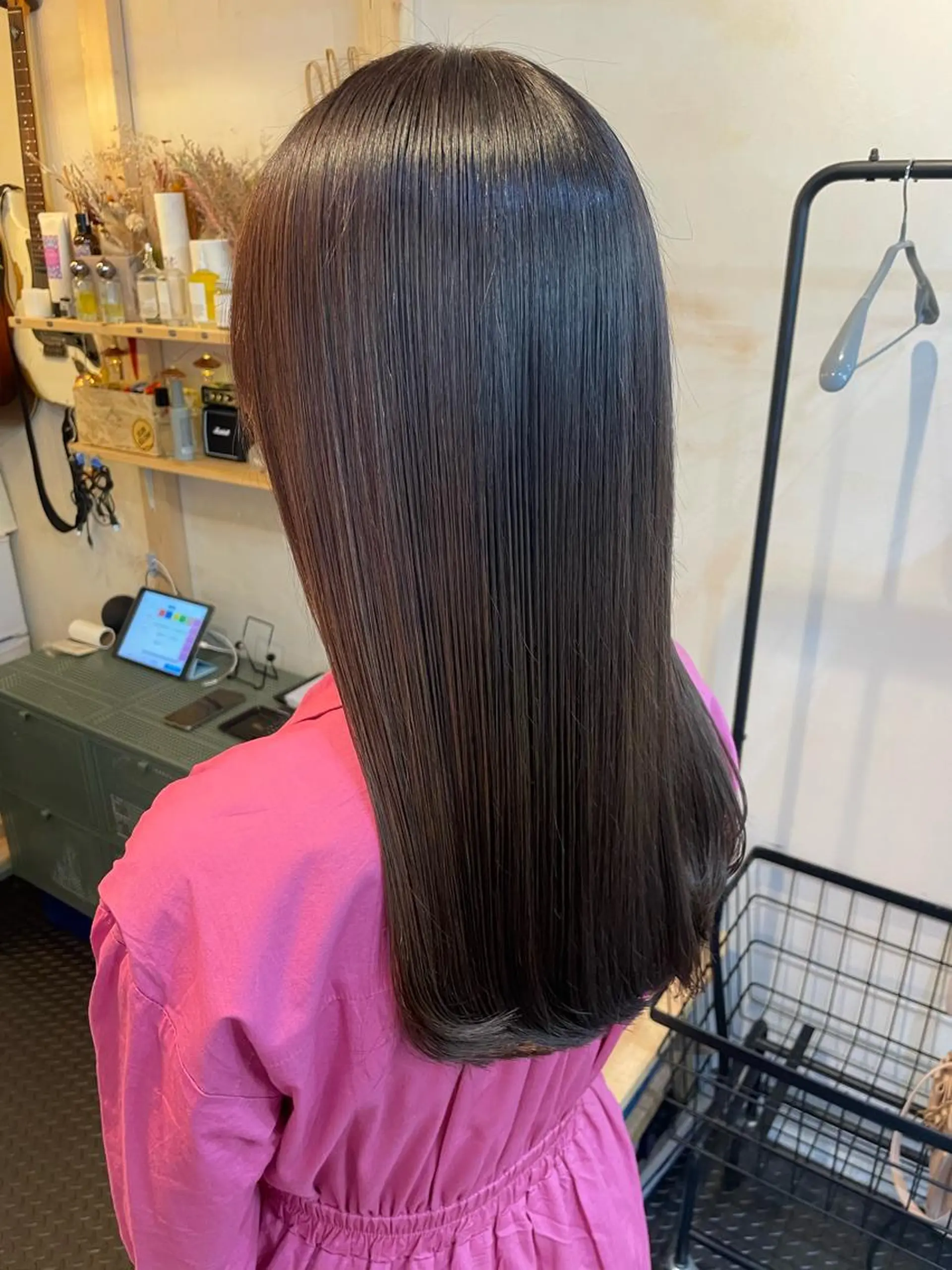 セミロング カラー 髪質改善 トリートメント カット ヘアカラー トリートメント SUN GLOW  サングロウ所属・ナカノメ トシアキのヘアスタイル