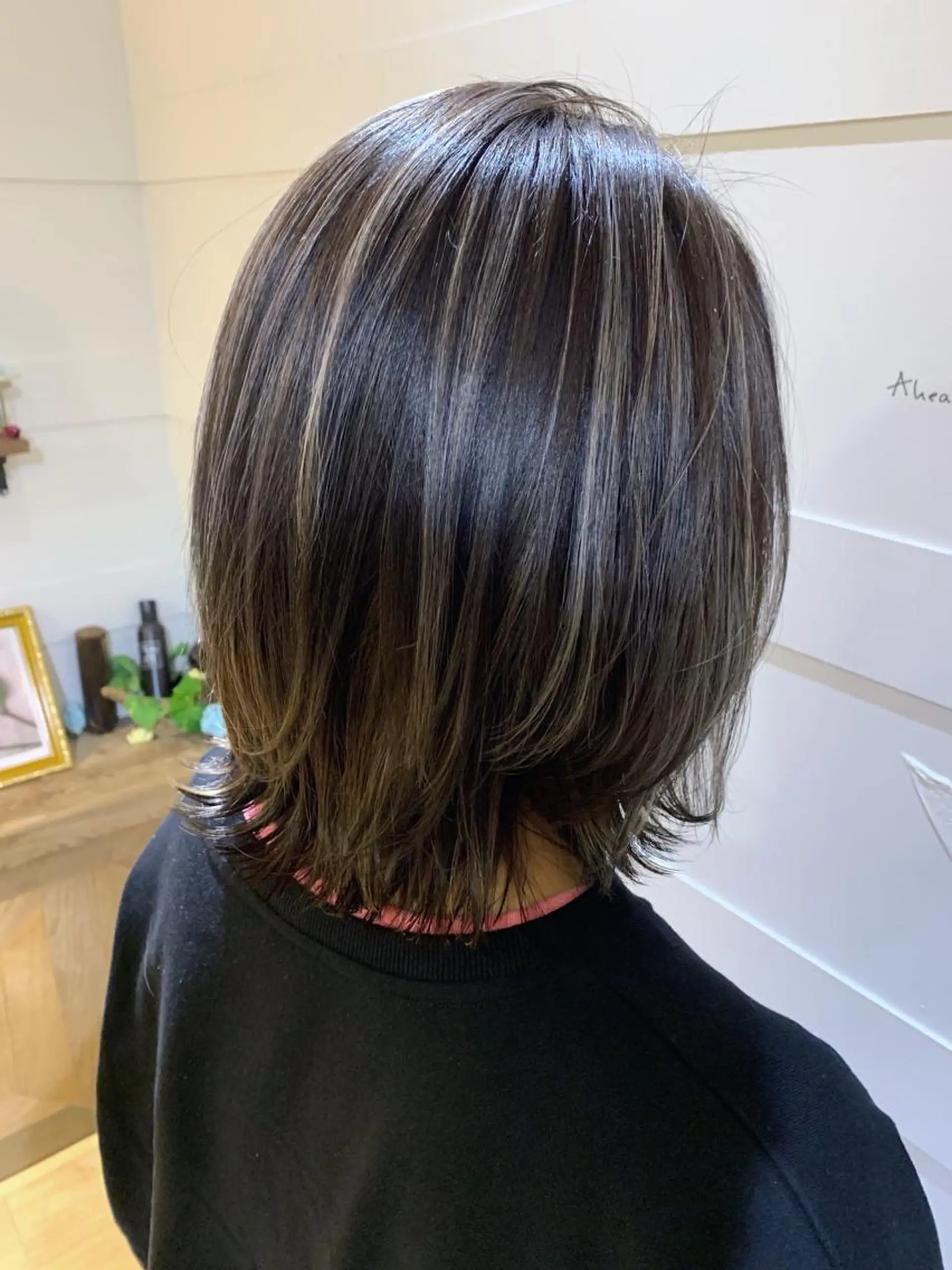 ミディアム カラー グレージュ ハイライトカラー ハイライト カット ヘアカラー トリートメント 船津武俊 フナツタケトシのヘアスタイル