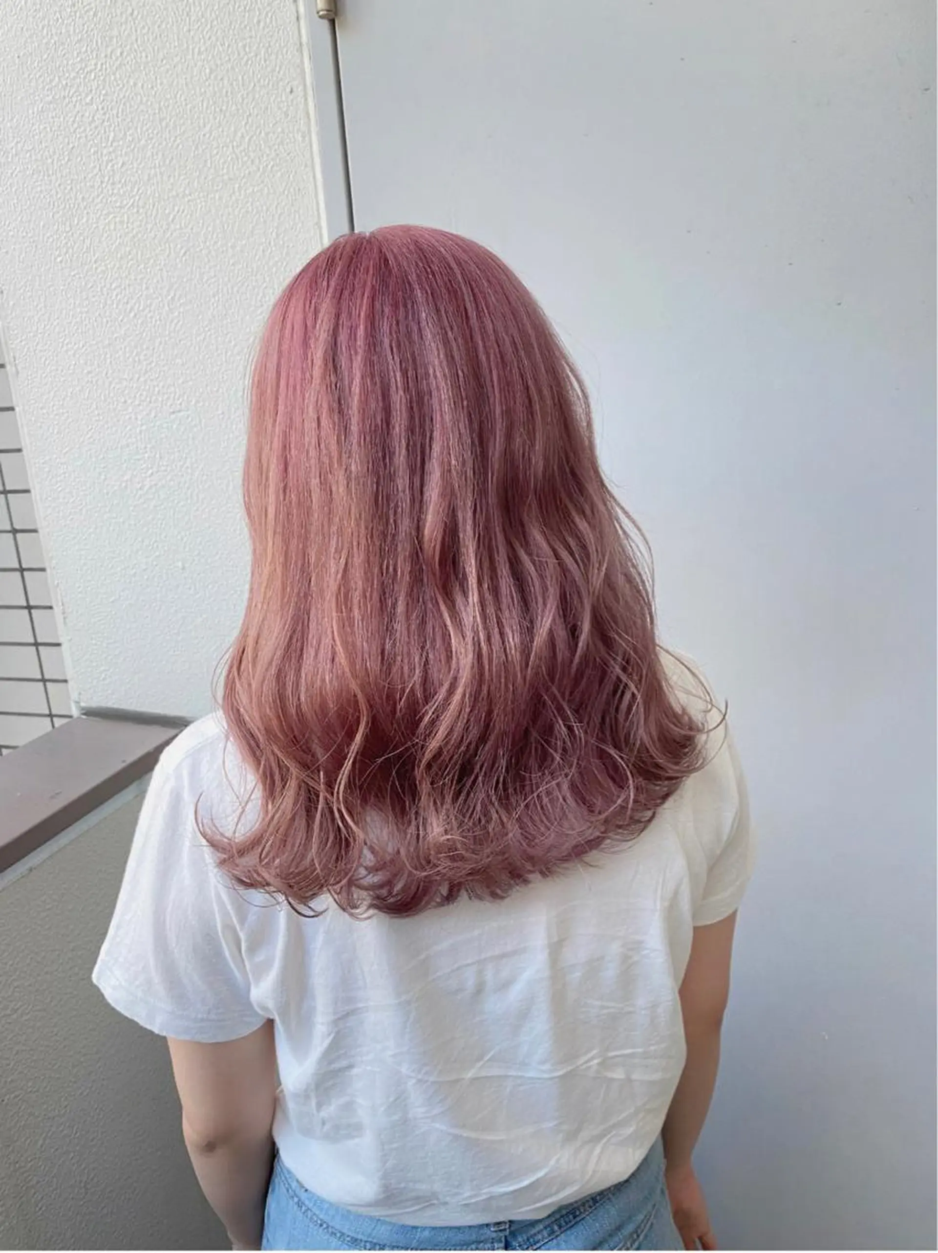ロング ❤︎ワンホンガーリー なハイトーンヘア❤︎のヘアスタイル