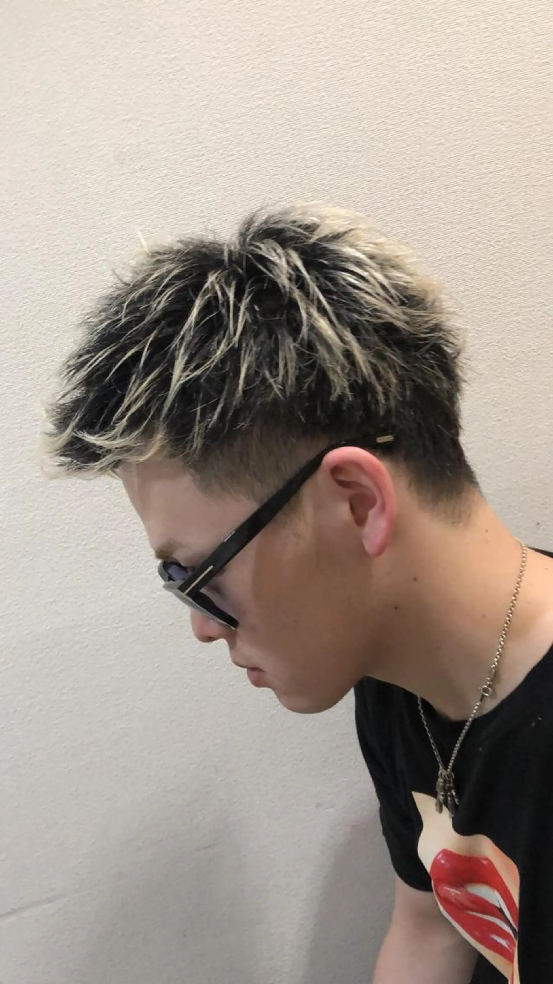 ショート カラー カット タカハシ ユウキのヘアスタイル