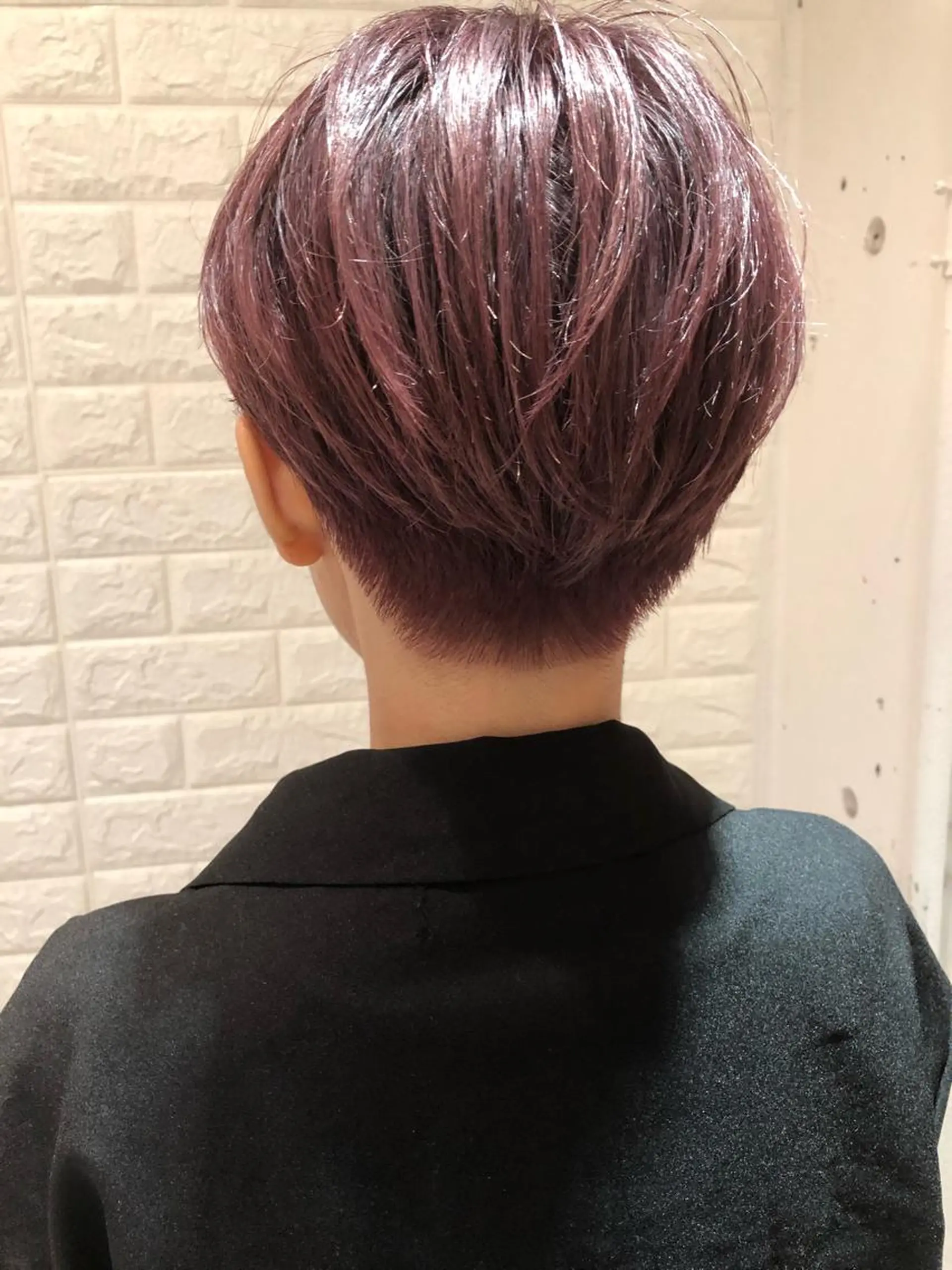 ショート カラー THE DAY所属・AKI HASHIMOTOのヘアスタイル