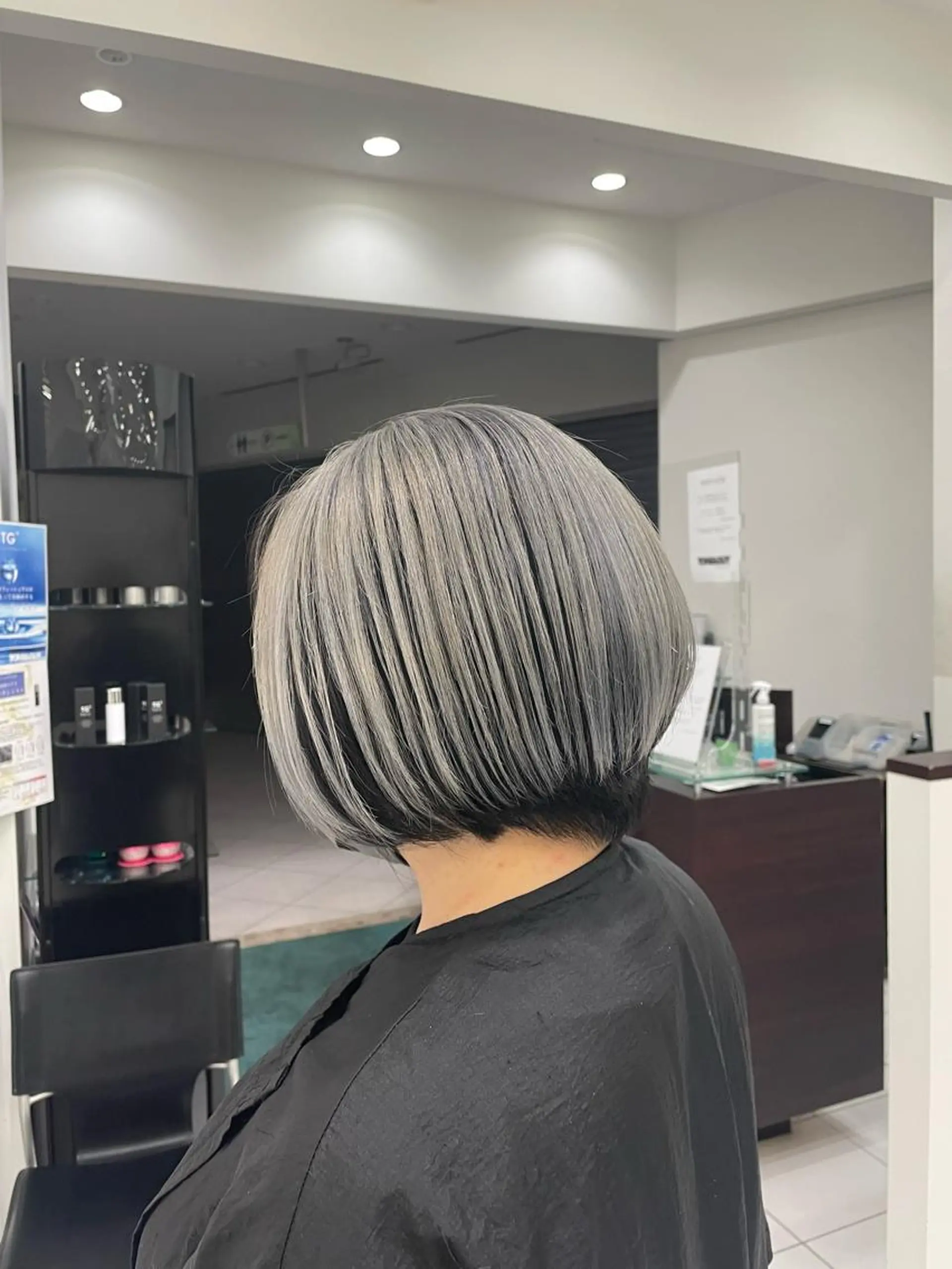ショート カラー シルバー 今だけカット無料✨ 表参道美容師 井出光のヘアスタイル