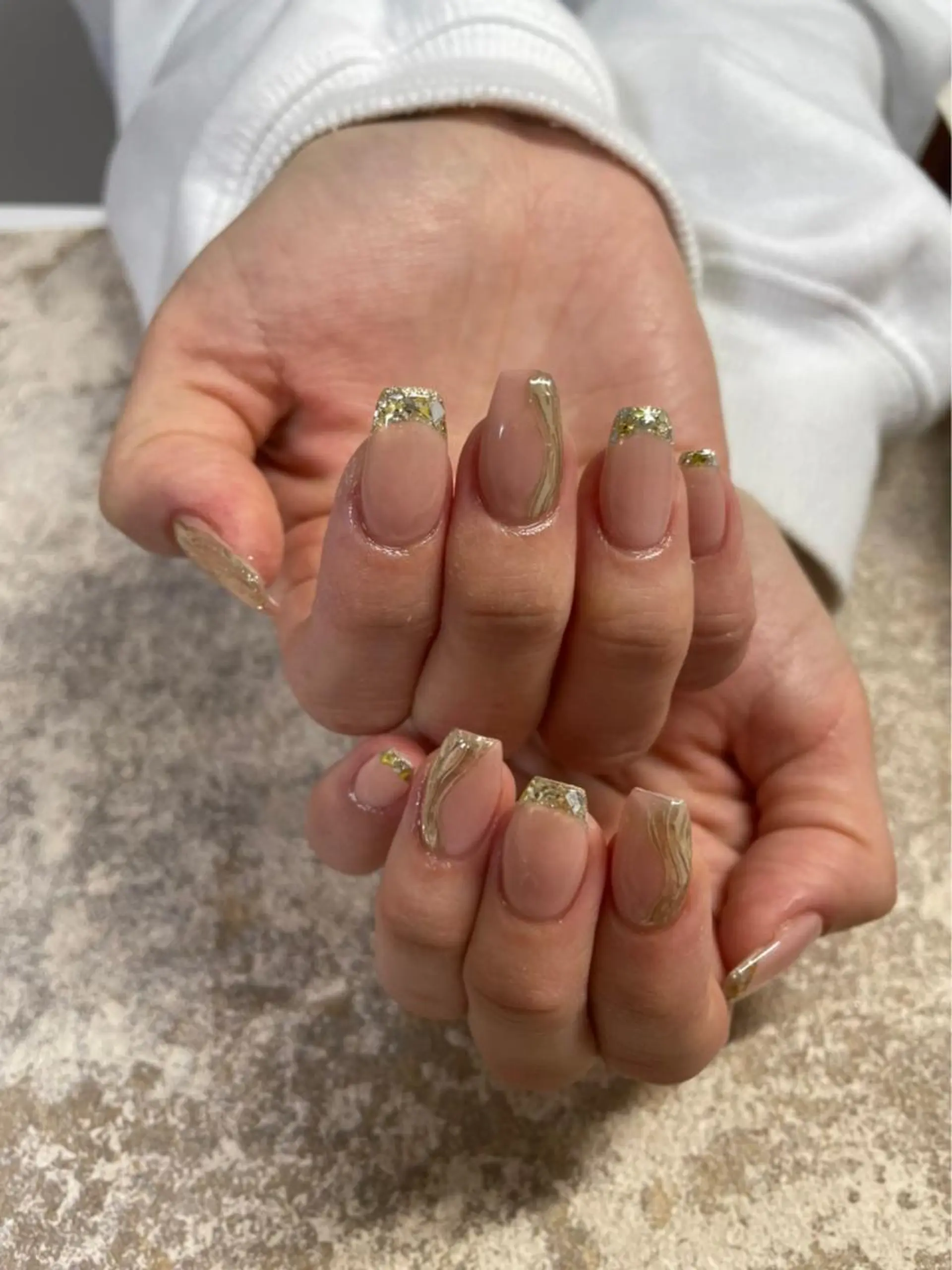 ミディアム ハンドネイル ハンドケア Kono Nanamiのネイルデザイン