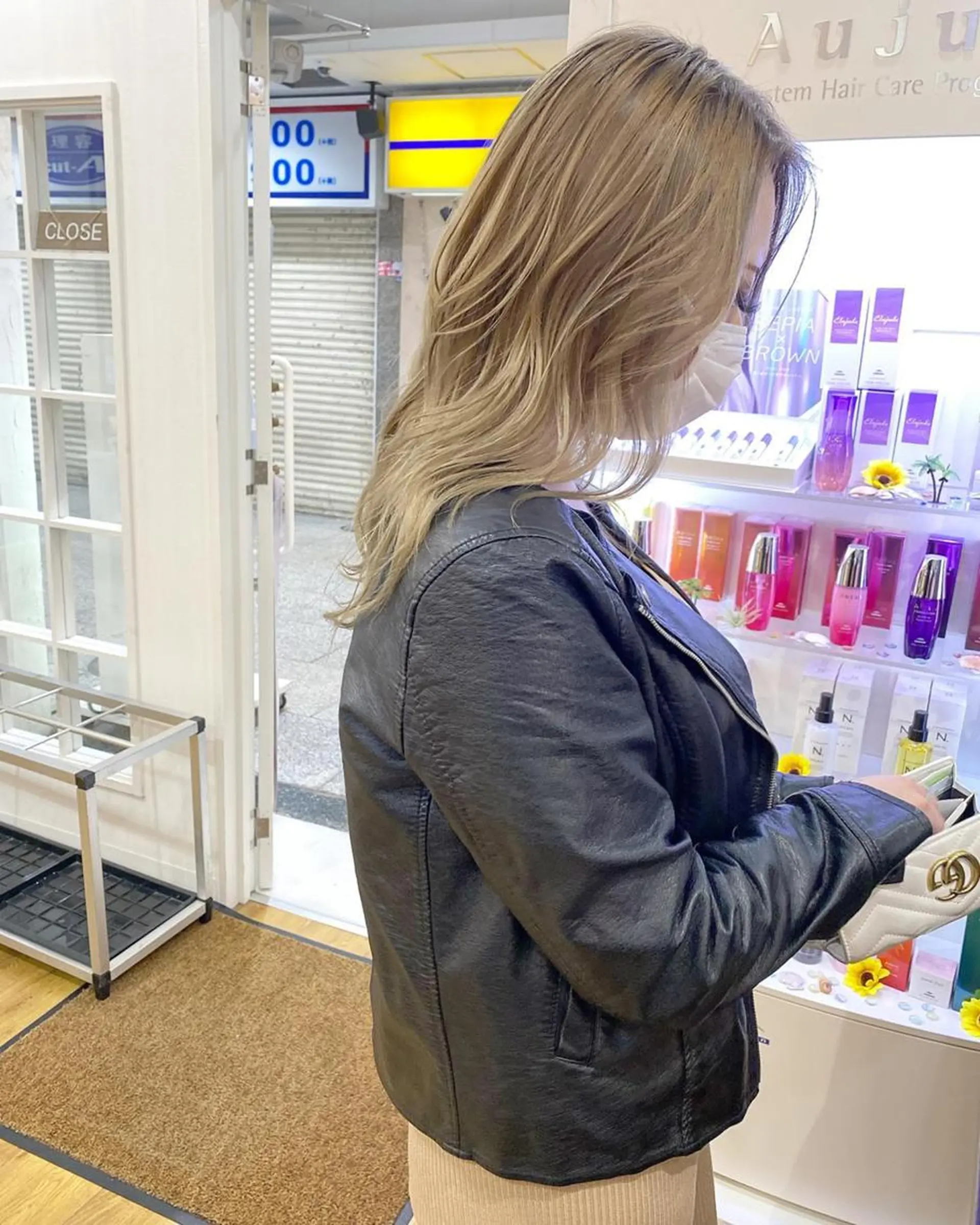 ロング アッシュ 外国人風カラー ハイライト レイヤーカット トリートメント RoL by apollo所属・横浜ブリーチムラ直し 特化美容師/海崎剛史のヘアスタイル