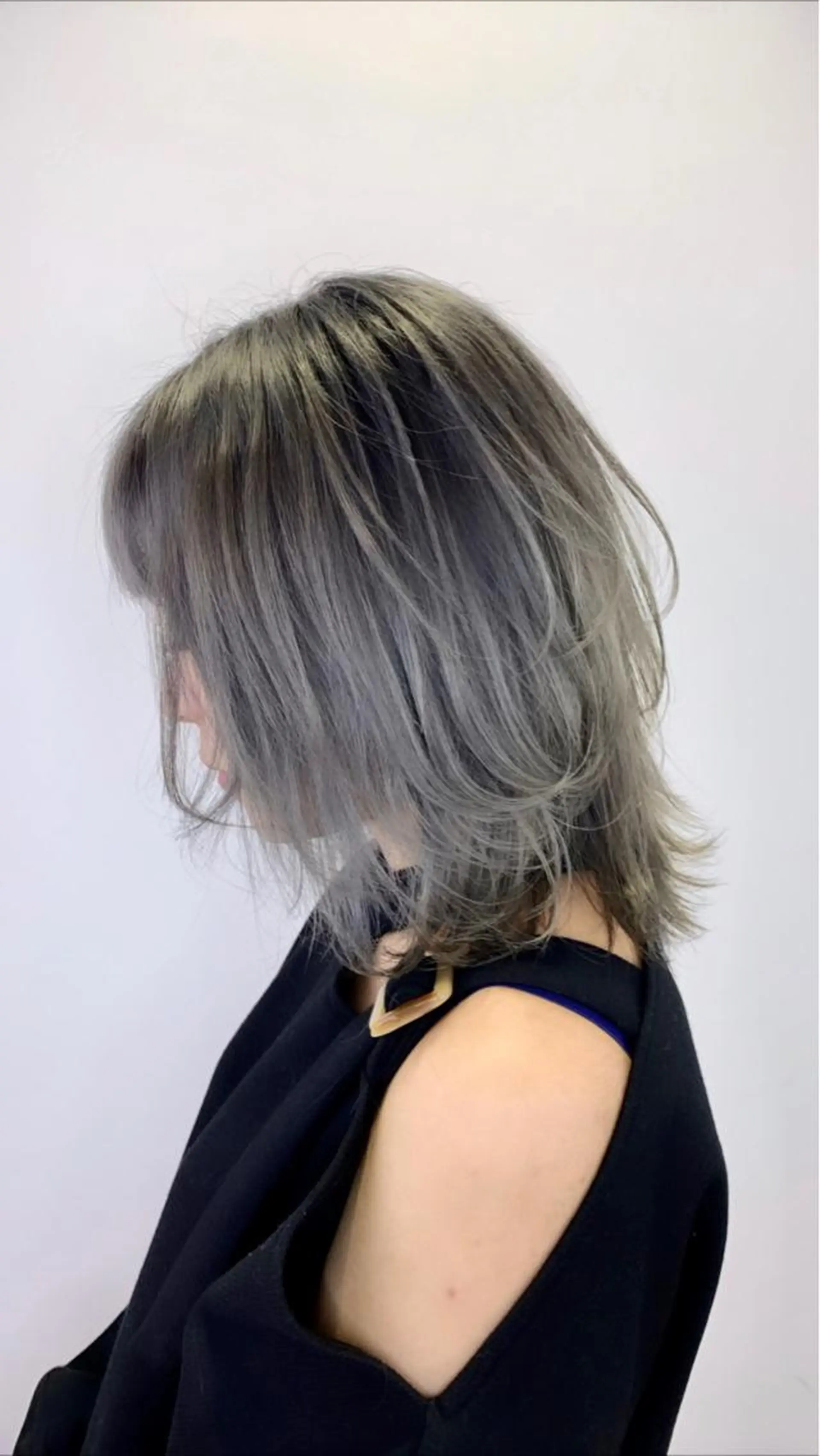 ミディアム カラー アッシュ ブリーチ ホワイトアッシュ ヘアカラー トリートメント パーマ/ボブ 豊浦翔太のヘアスタイル