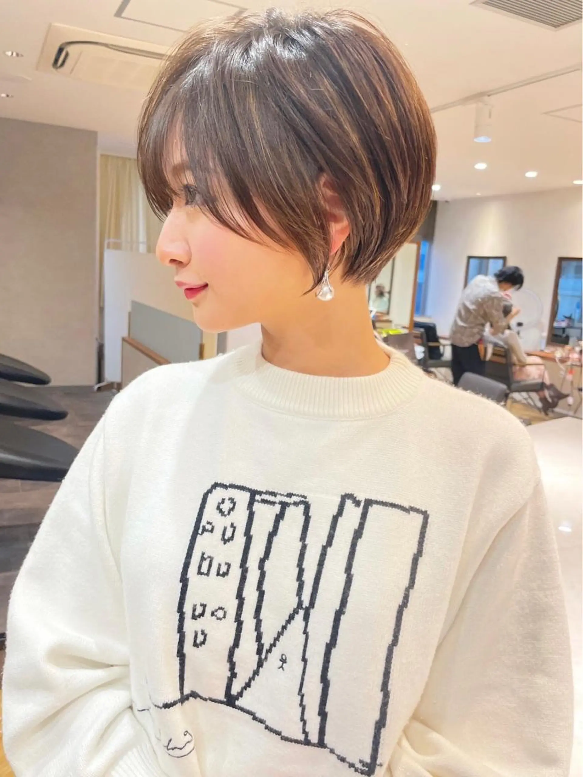 ショート ショートボブ ボブ 顔周りカット ショートヘア 小顔カット カット ヘアカラー トリートメント 💛ブリーチ&カット LEON🩶のヘアスタイル