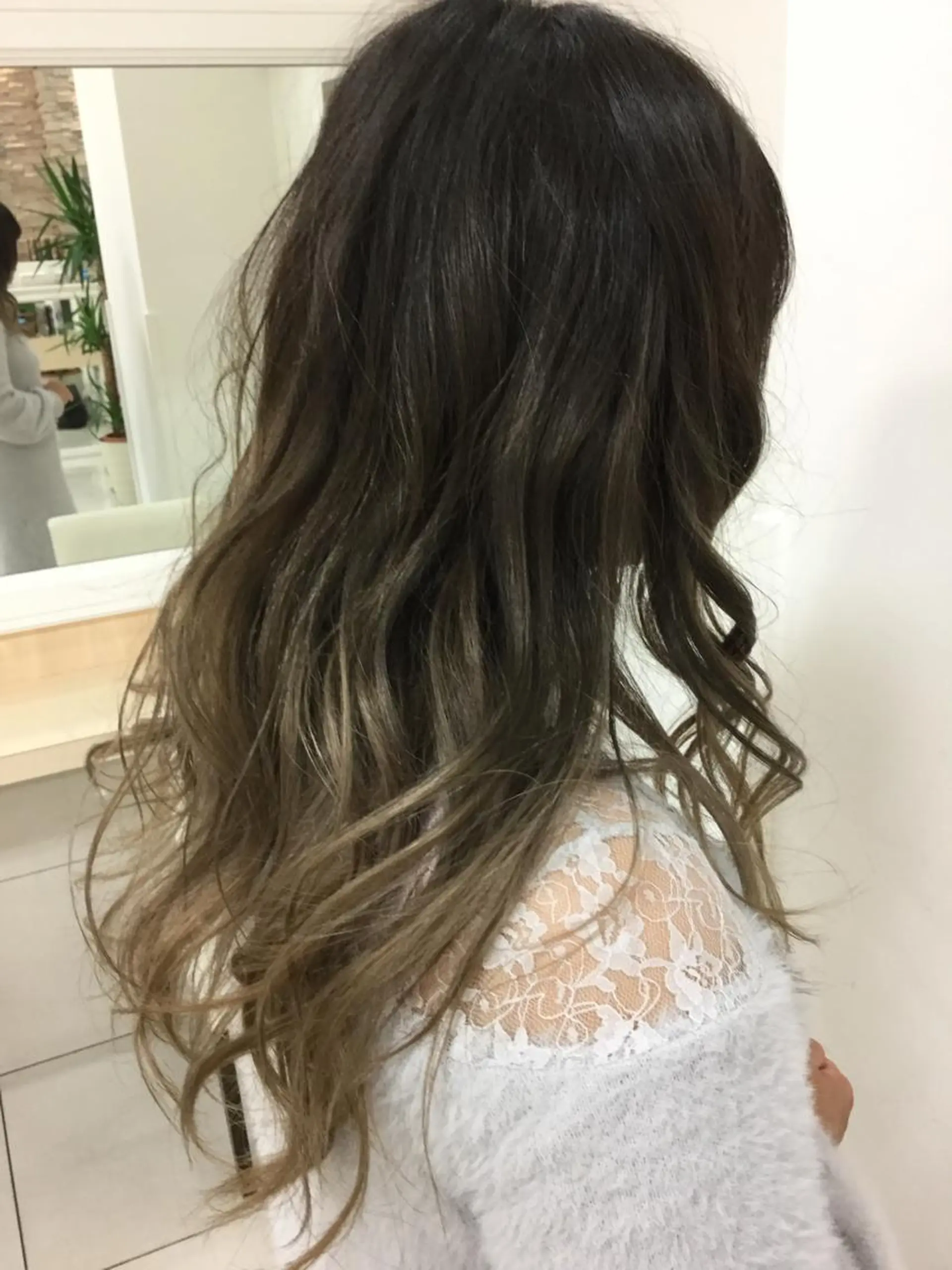 ロング カラー ブリーチ ハイライトカラー ハイライト Ash 山田 勇太のヘアスタイル