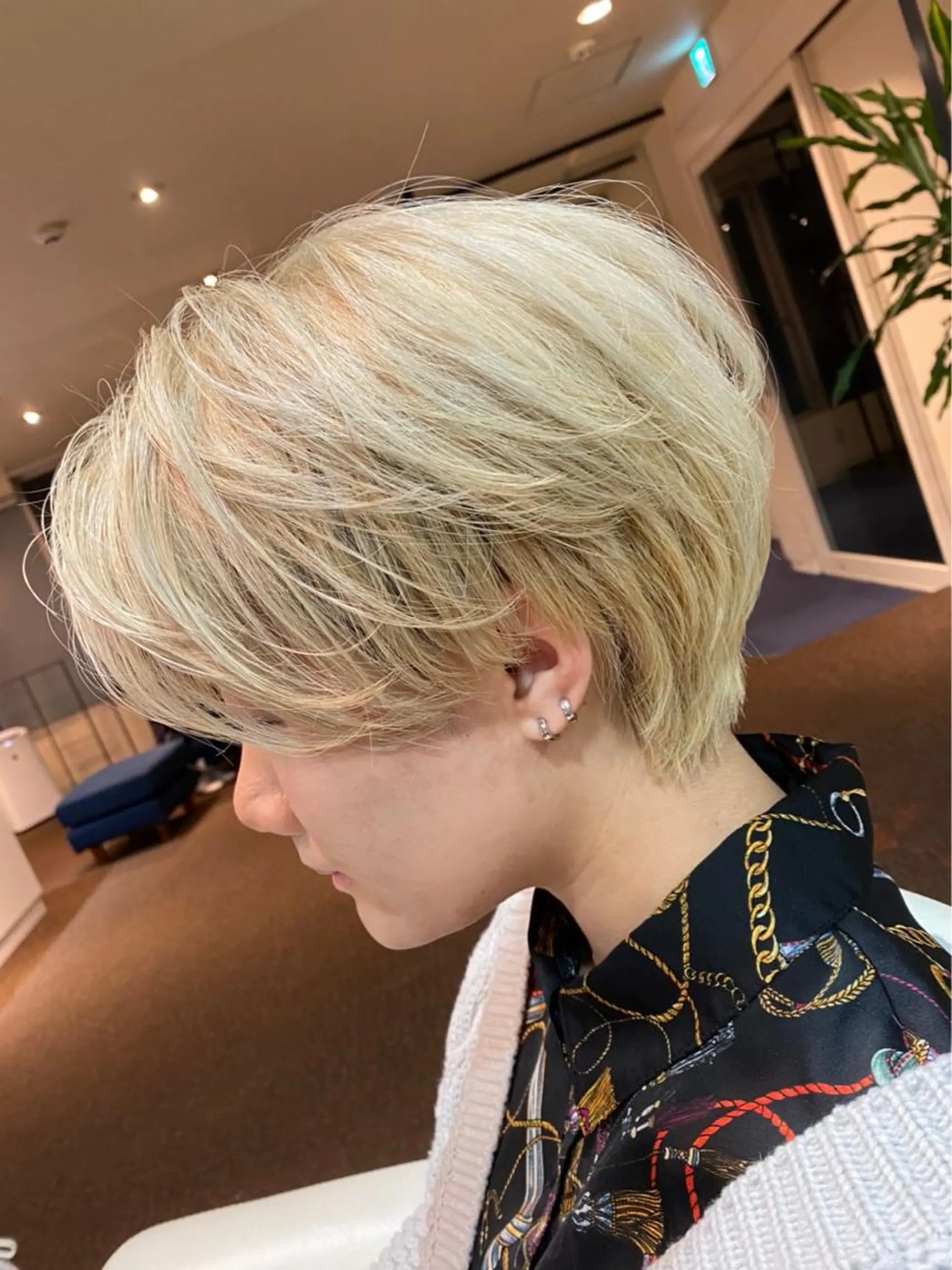 ミディアム ヘアカラー W_SALON ［触れたくなる艶髪］のヘアスタイル
