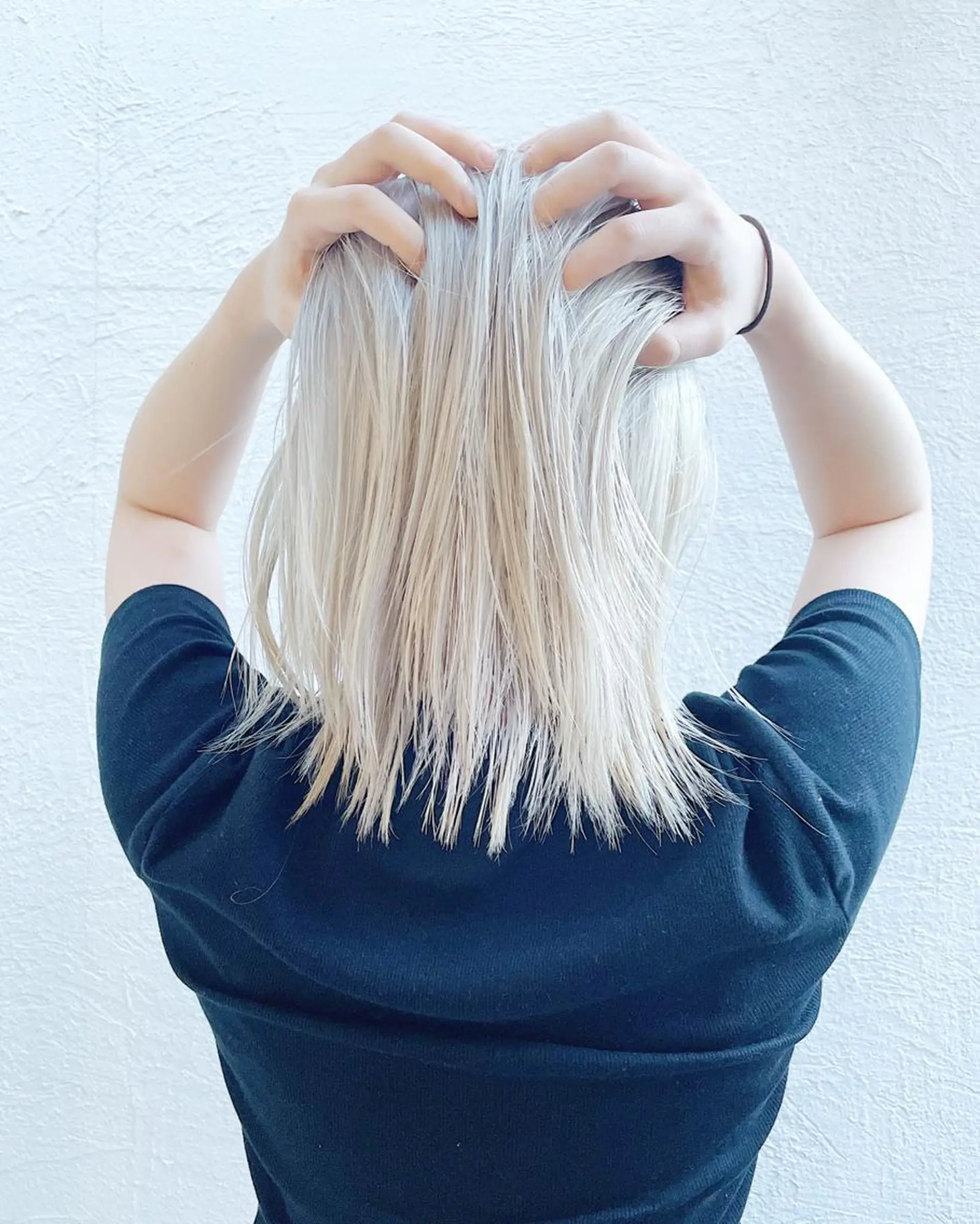 カラー ブリーチ カット ヘアカラー トリートメント 清家 浩貴のヘアスタイル