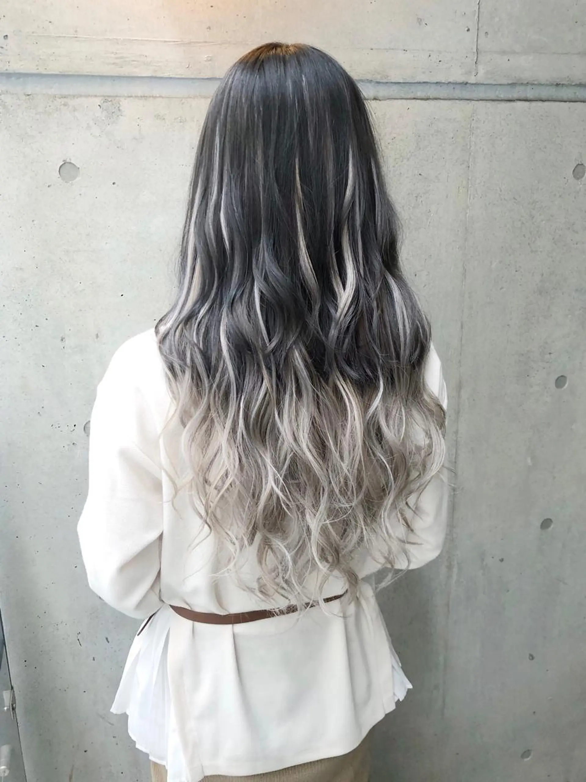 ロング カラー グラデーションカラー エクステ エクステ 是枝 さくらのヘアスタイル