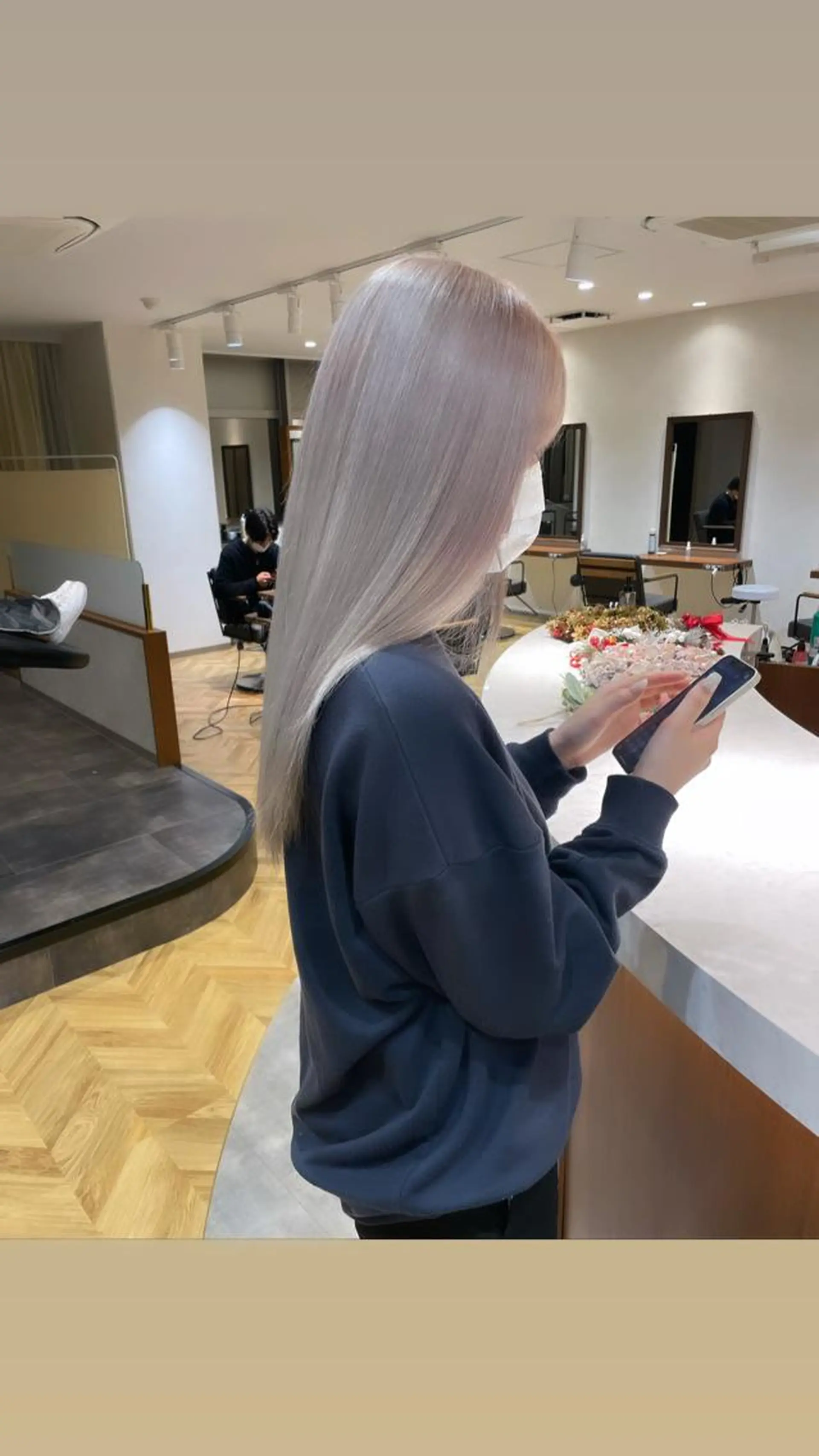 セミロング カラー 💛うる艶ハイトーン LEON💛のヘアスタイル