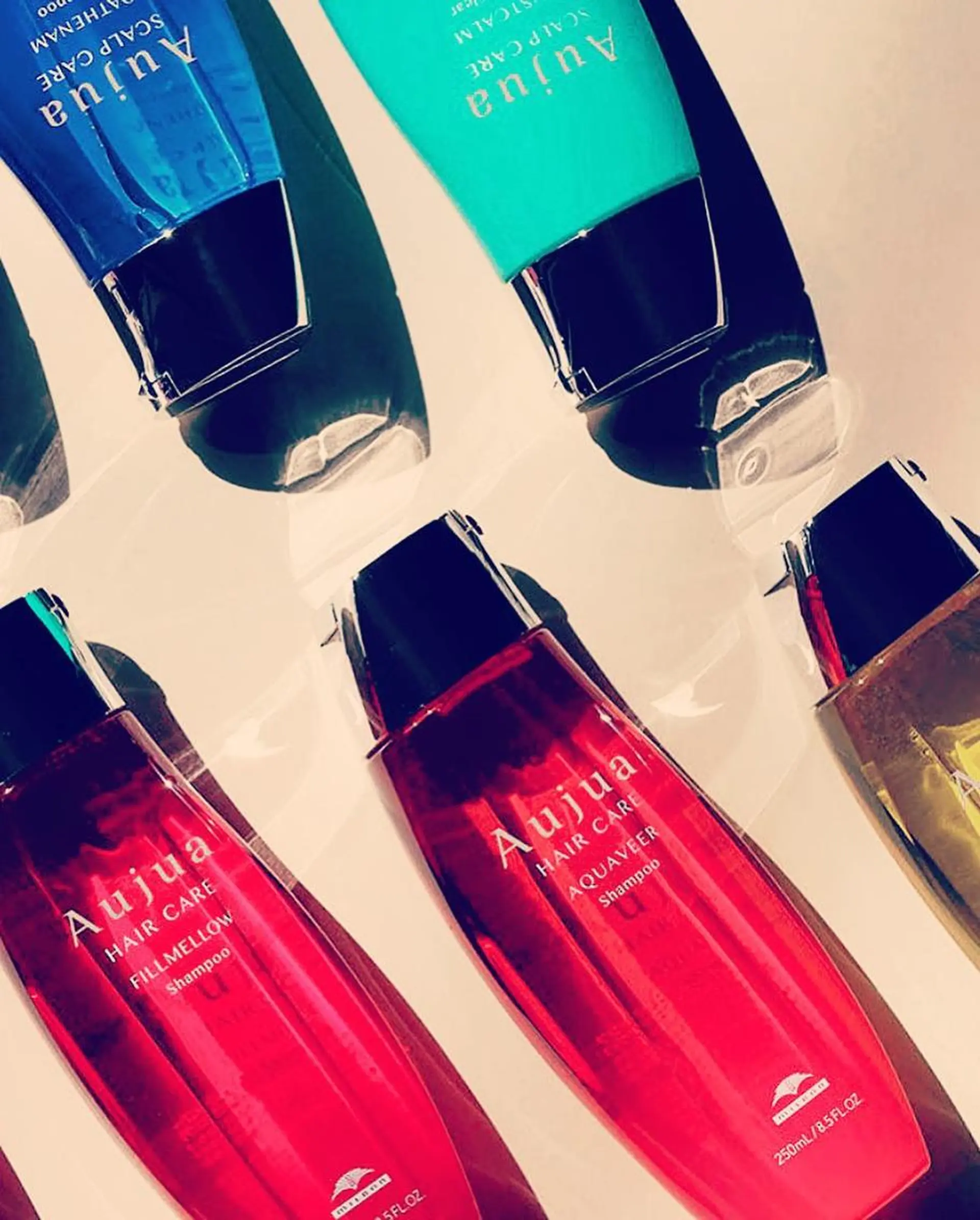 ショート カラー ダブルカラー ハイライトカラー インナーカラー ハイライト 髪質改善 justbeauty CiNQのヘアスタイル