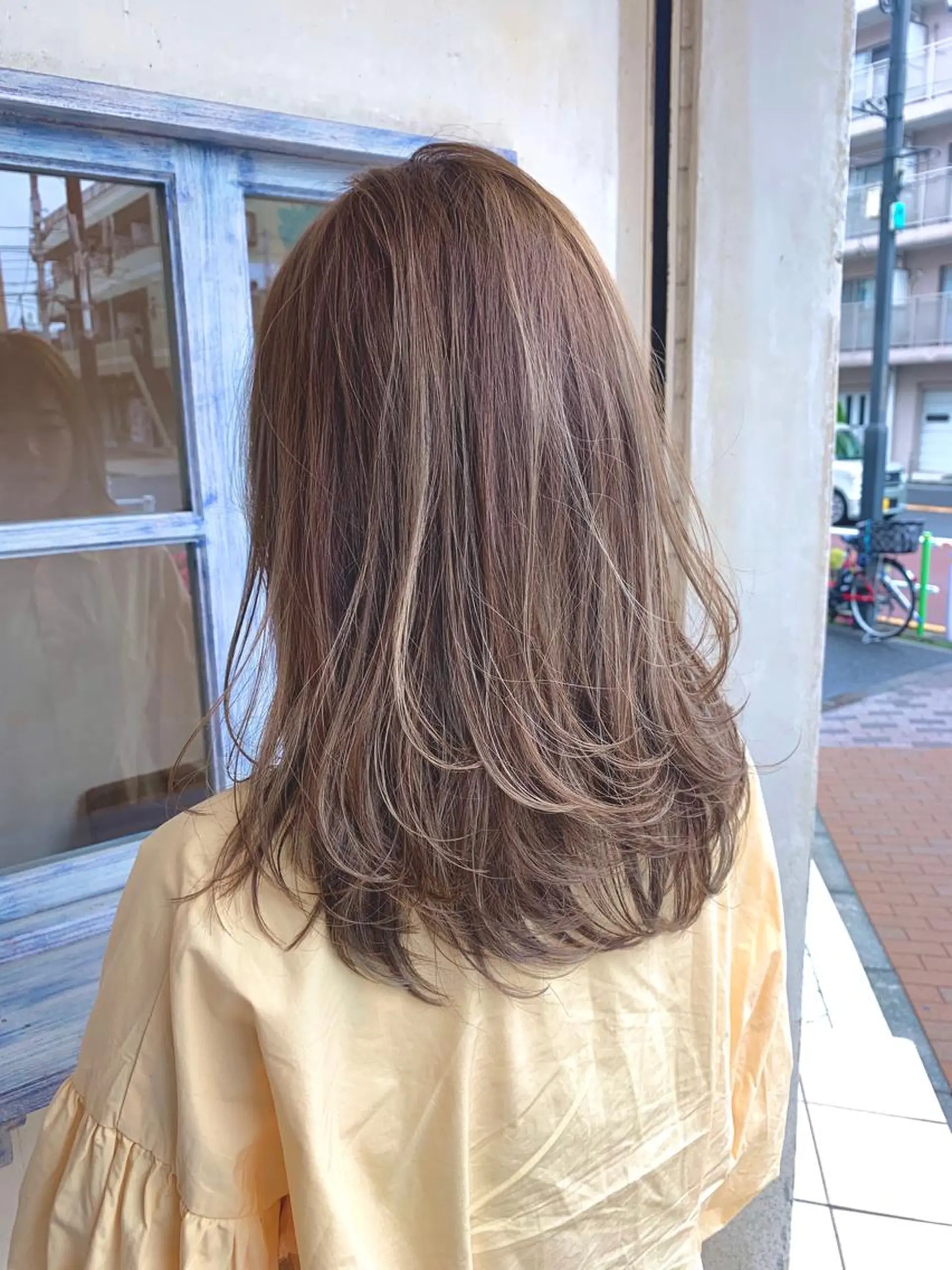 セミロング カラー ベージュカラー レイヤーカット 森 早希絵のヘアスタイル
