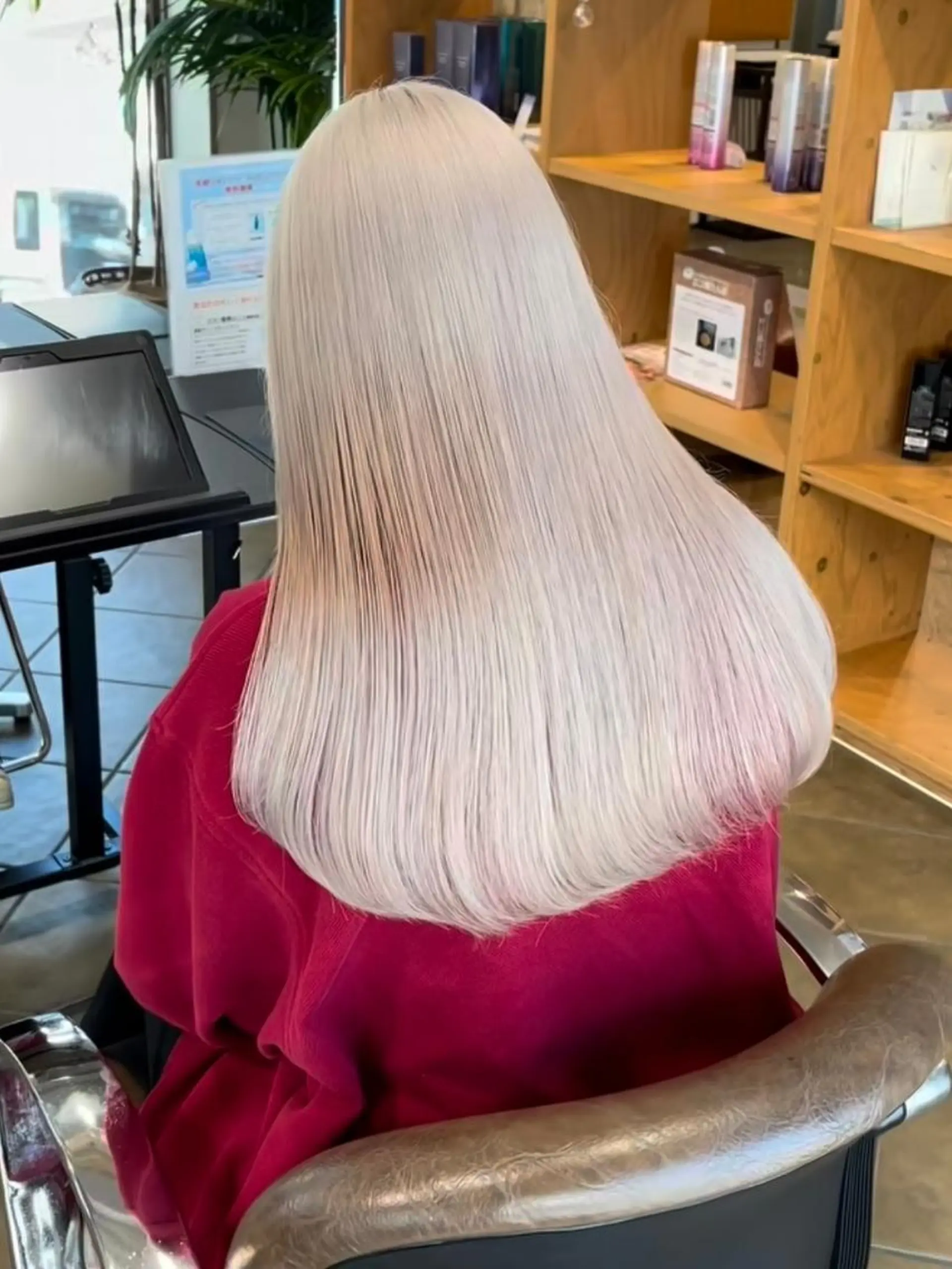 ロング カラー ショートボブ バレイヤージュ ブリーチ ケアブリーチ デザインカラー Eirデザイナーズ サロン茶屋町tomoのヘアスタイル