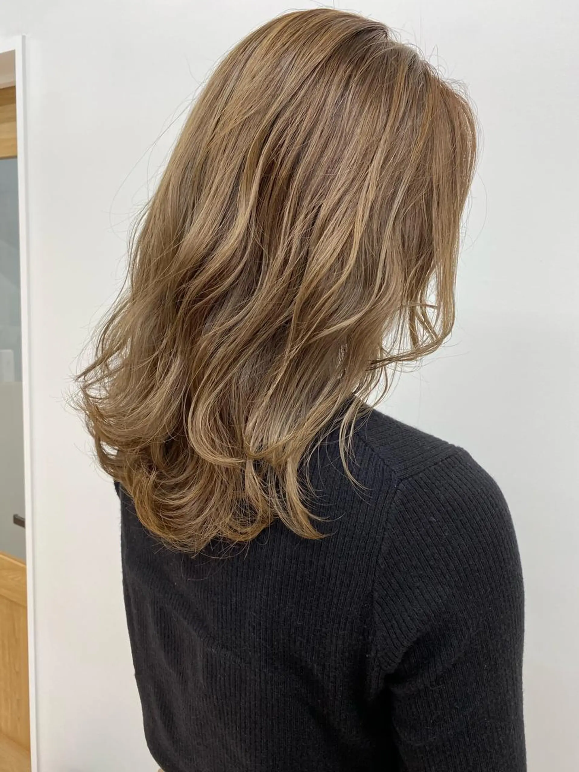 ロング カラー ベージュカラー ヘアカラー ハイトーン特化🌟 仲川和人のヘアスタイル